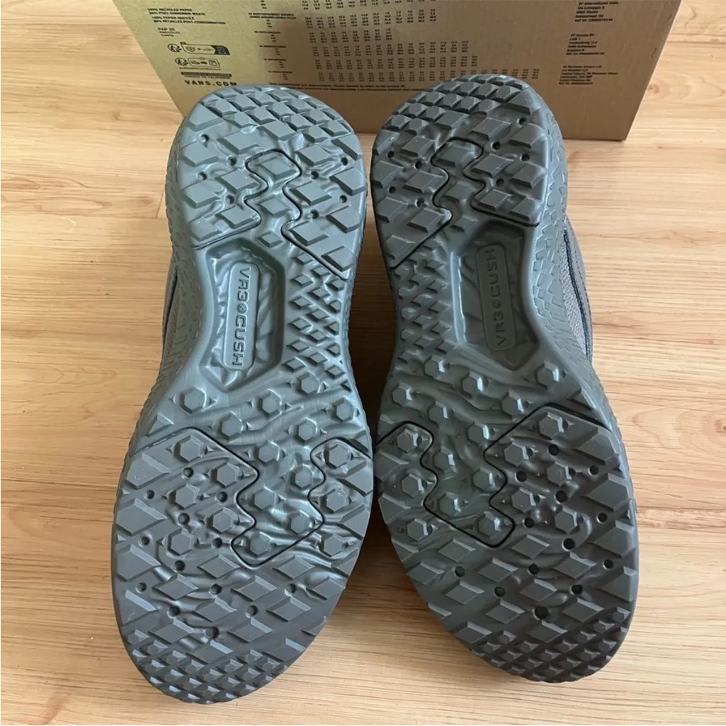 Vans UltraRange Neo VR3 Shoe
Women 9.0 US Mens 7.5 US - Image 8