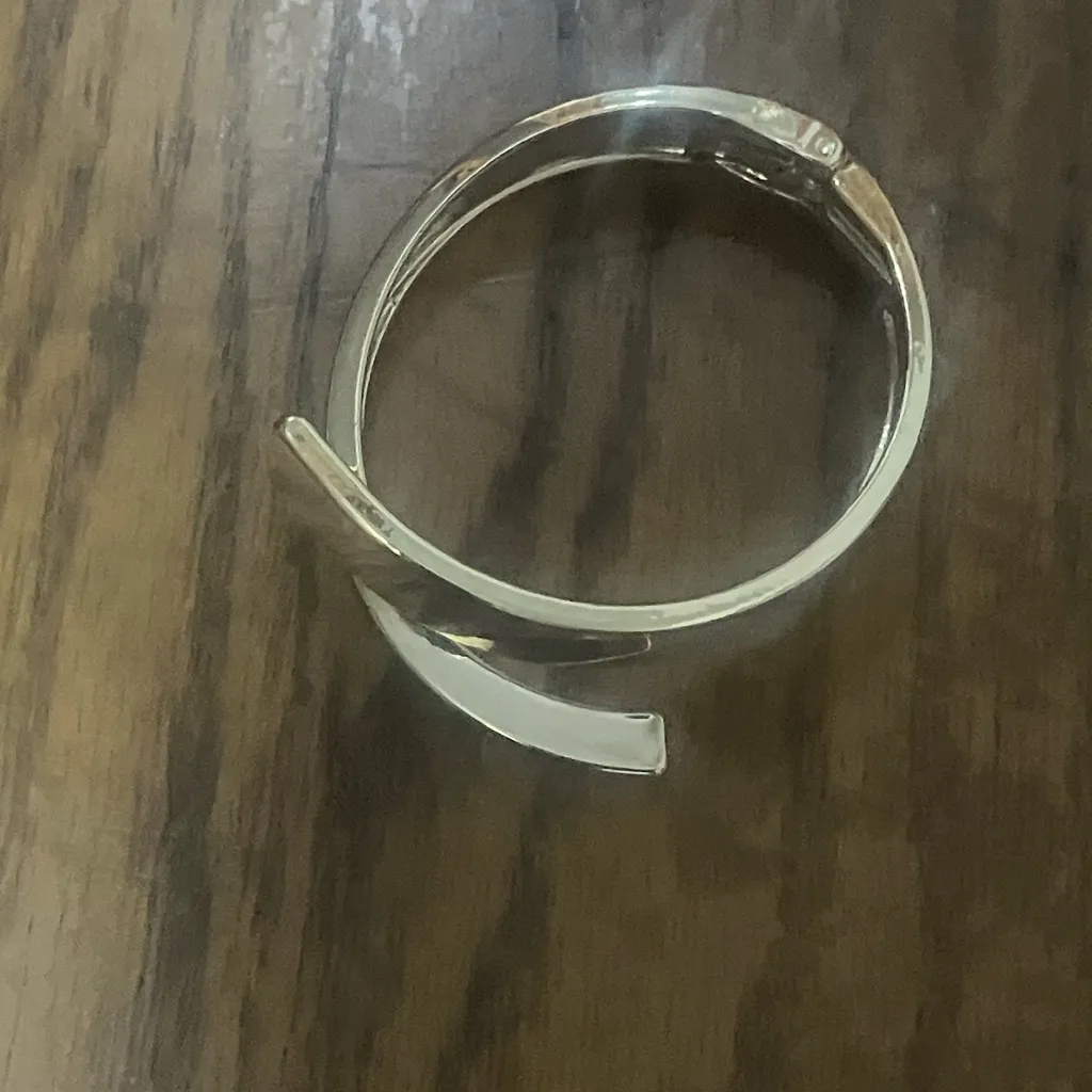 H&M HINGED CUFF BRACELET - Image 3