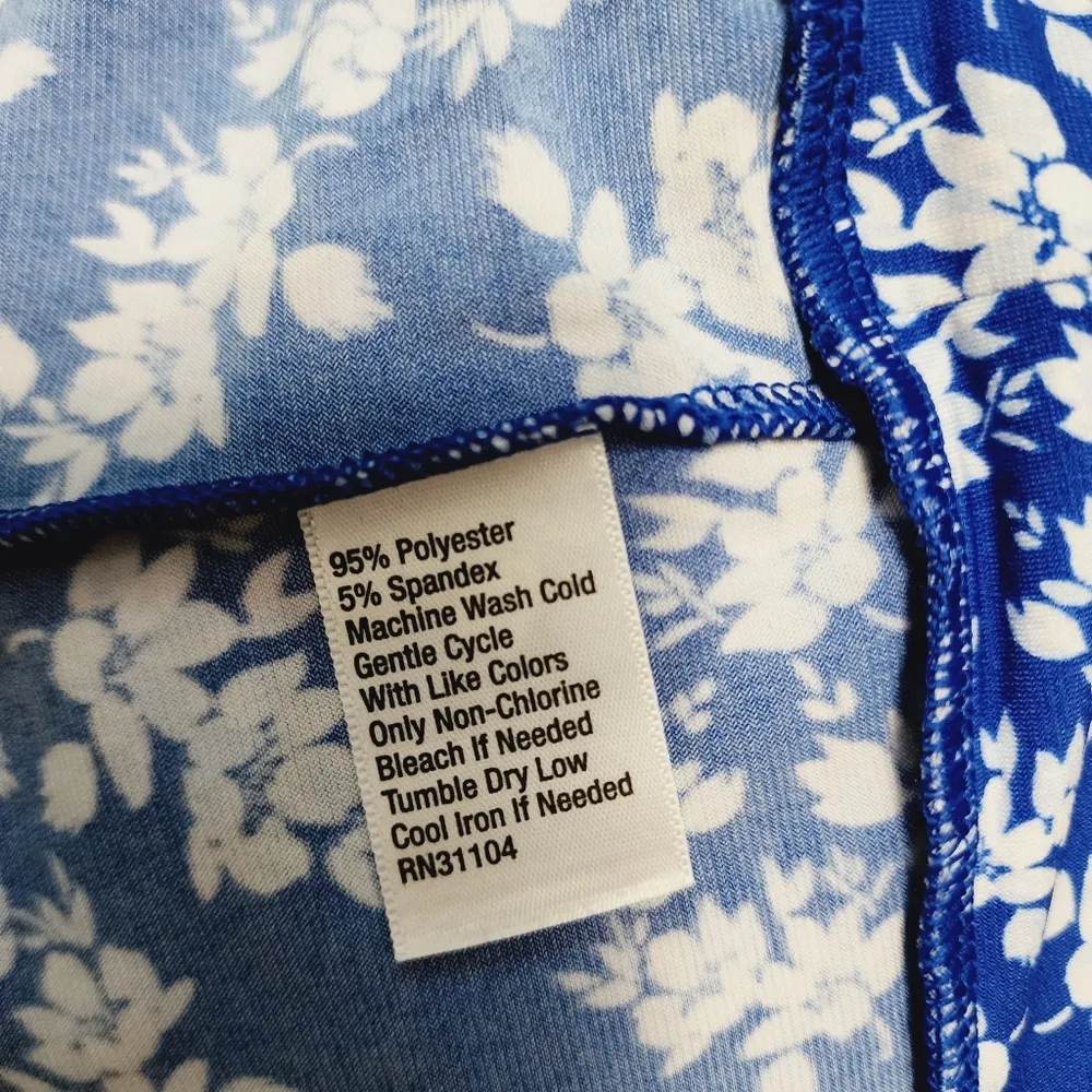 The Limited blue white floral cutout sleeve blouse size medium - Image 7