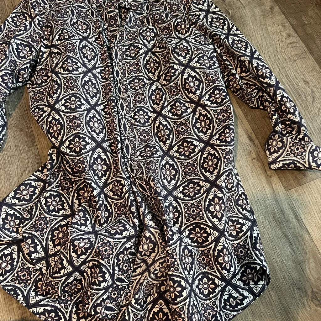 Tyler Boe button down top size 4 Blue - Image 3