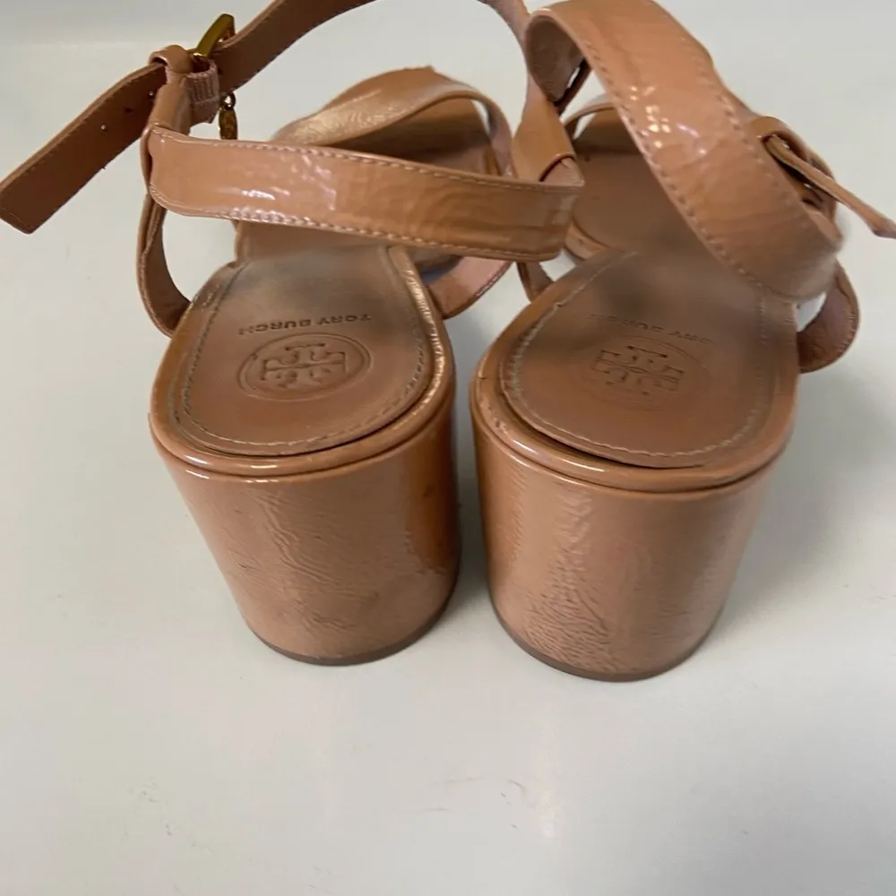 Tory Burch, Size 10 Laurel Tan sandals, dangle logo metal, a little worn $248 - Image 6