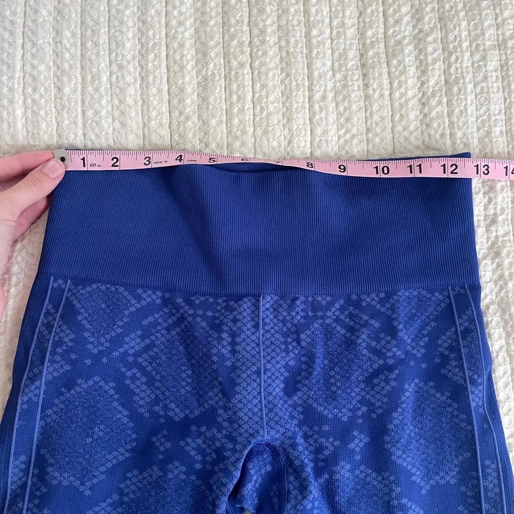 Lululemon Ebb To Street Pants Womens Heather Sapphire Blue Seamless Snakeskin - Image 9