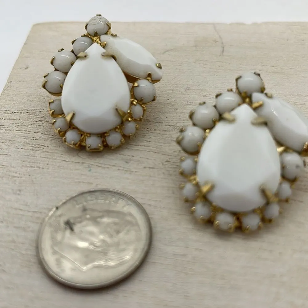 Vintage Prong Set Gils White Statement Clip Earrings Gold - Image 5