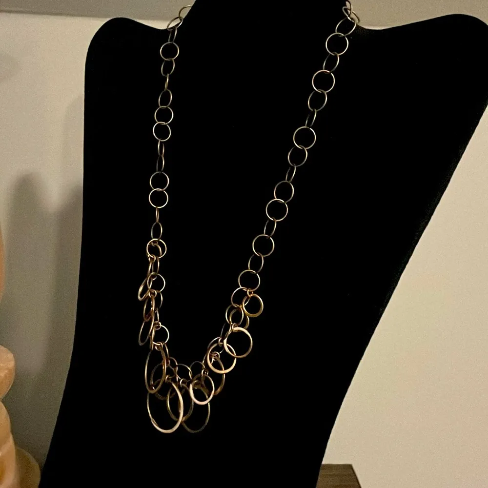 Vintage gold tone and cream enamel 3 piece necklaces and earring set - Image 3