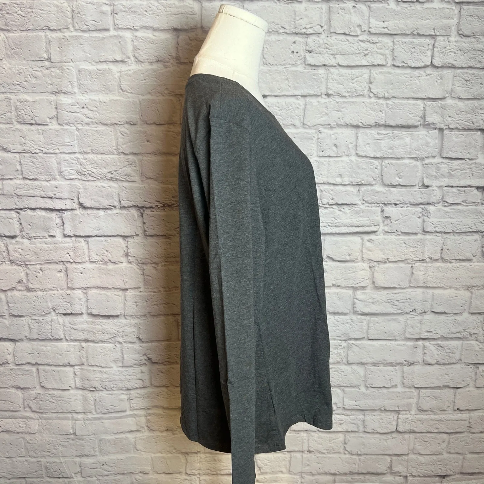 Amazon Essentials Women's XL Dark Gray Long Sleeve Top Cleanfit Minimal - Image 2