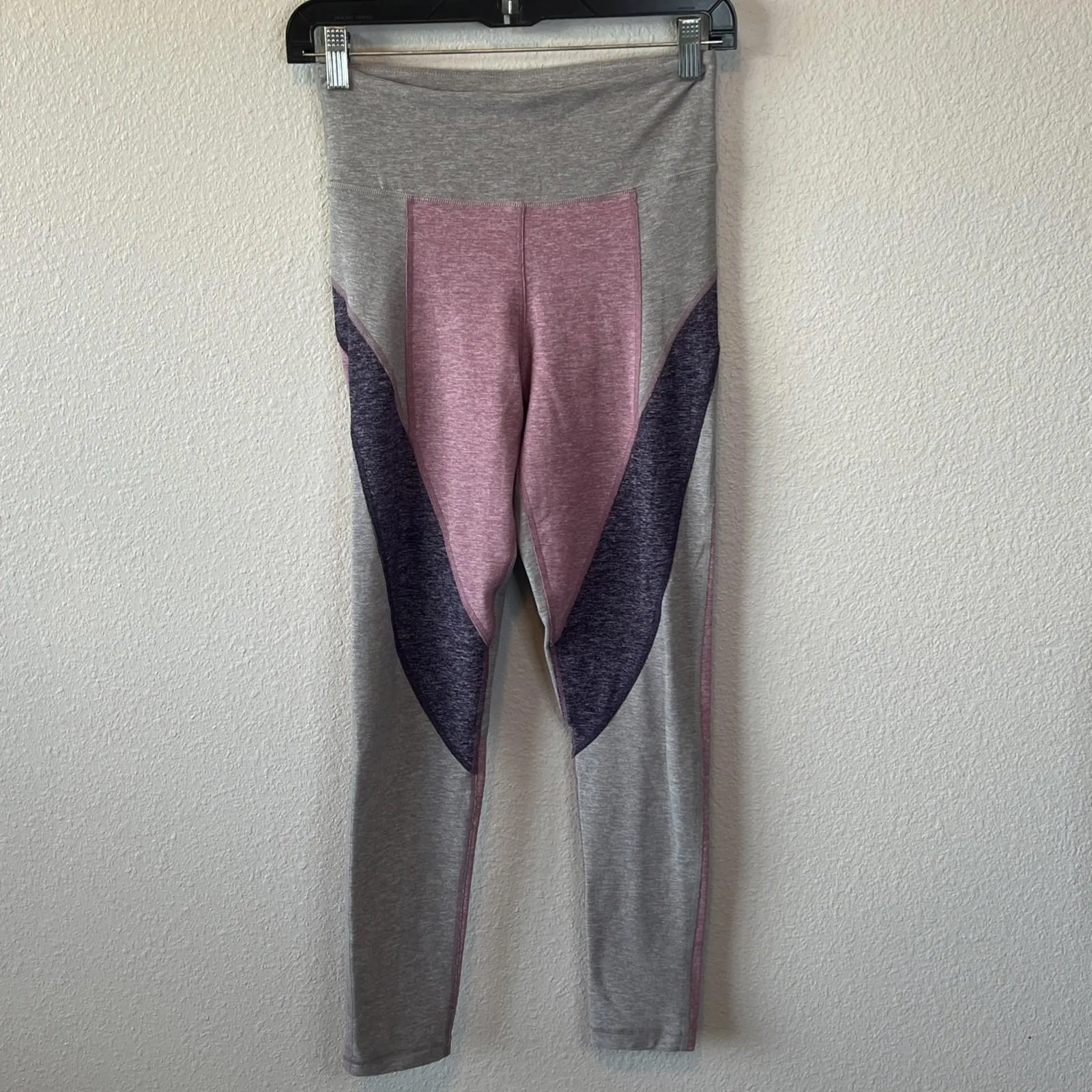 Aritzia The Constant Colorblock Legging Gray/Pink/Purple Size Medium - Image 2