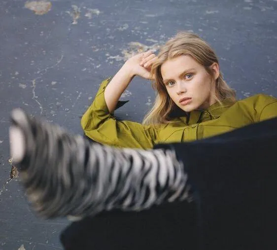 Light Pistachio Fitted Shirt with Pockets - Image 2