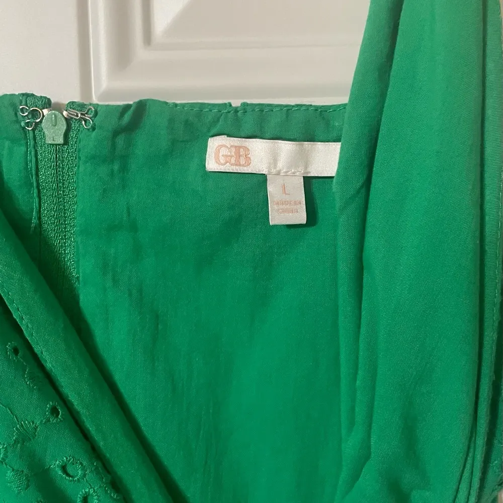 Gianni Bini Floral Eyelet Wrap Mini Dress Adjustable Kelly Size Large - Image 3