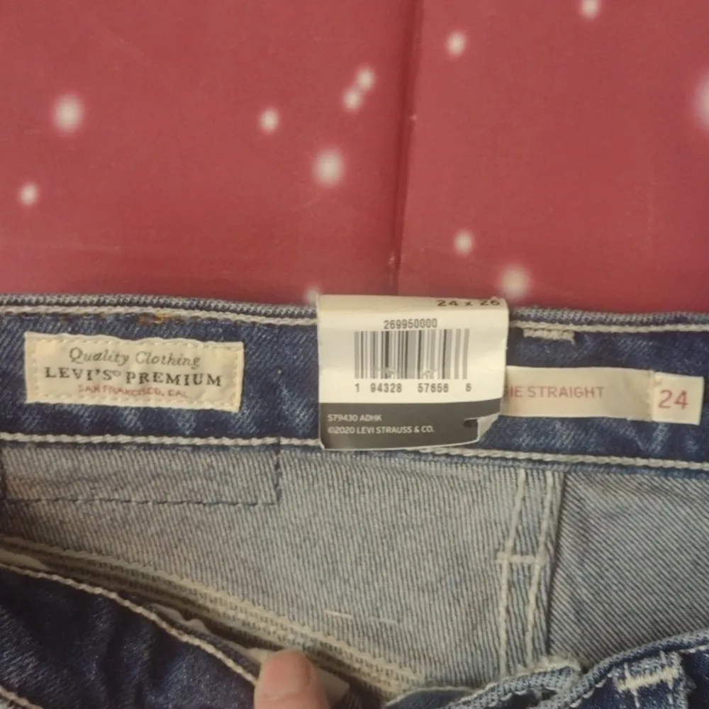 LEVI’S premium wedgie straight cropped jeans size 24x26 - Image 7