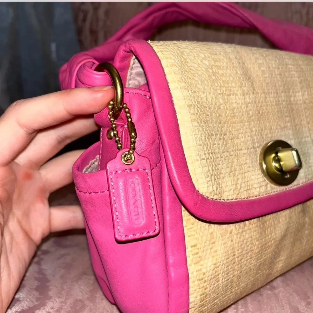 Coach Straw & Leather Shoulder Bag – Style 42475 - Image 4