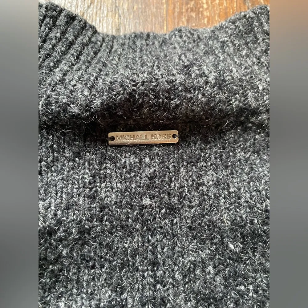 Michael Kors Gray Colorblock Mock Neck Sweater Size MD - Image 7