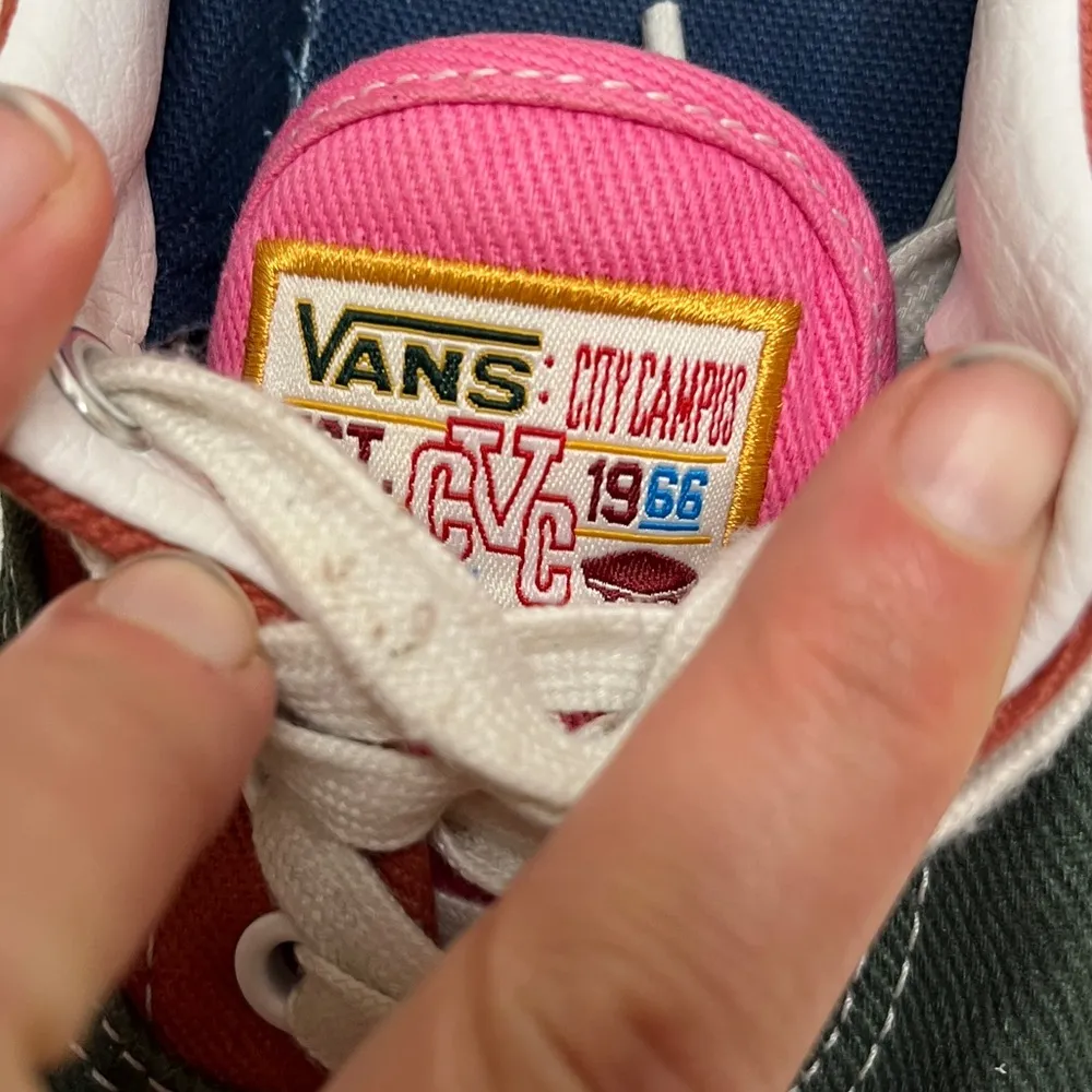 VANS City Campus Sz W6 & M 4.5 Canvas & Leather Sneakers Unisex - Image 2