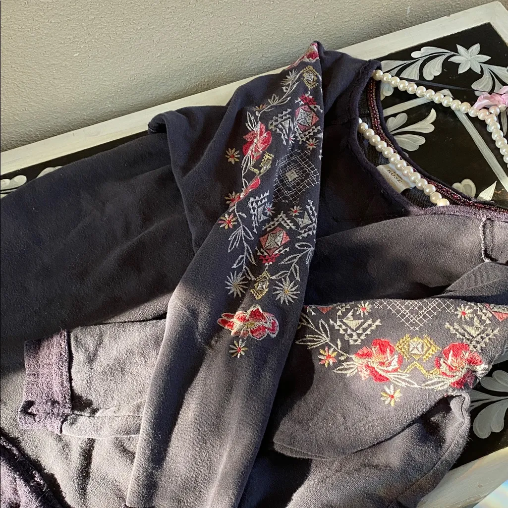 Knox Rose Gray Cardigan with Multicolor Embroidery - Image 7