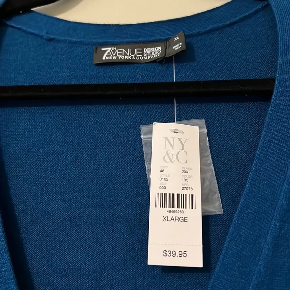 NY&C women's size XL turquoise long sleeve button front color off in pics NWT Blue - Image 4