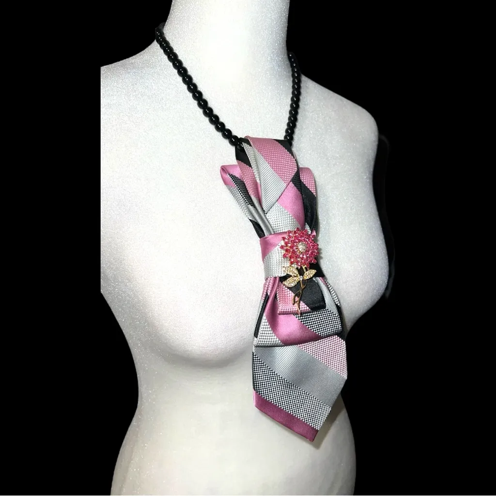 Elegant Pink and Black necktie Necklace with Brooch. New - Image 4