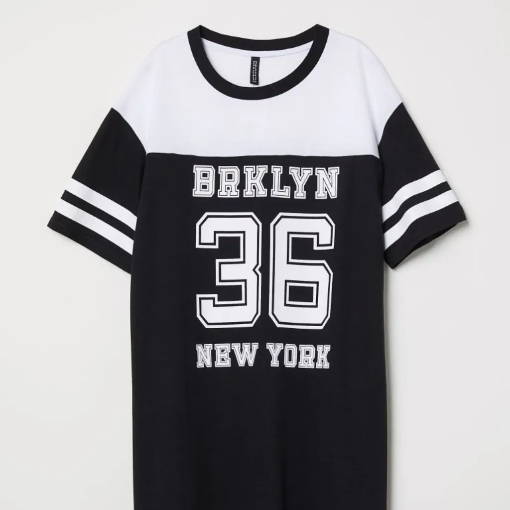 NWT H& M x DIVIDED T-shirt dress - Image 3