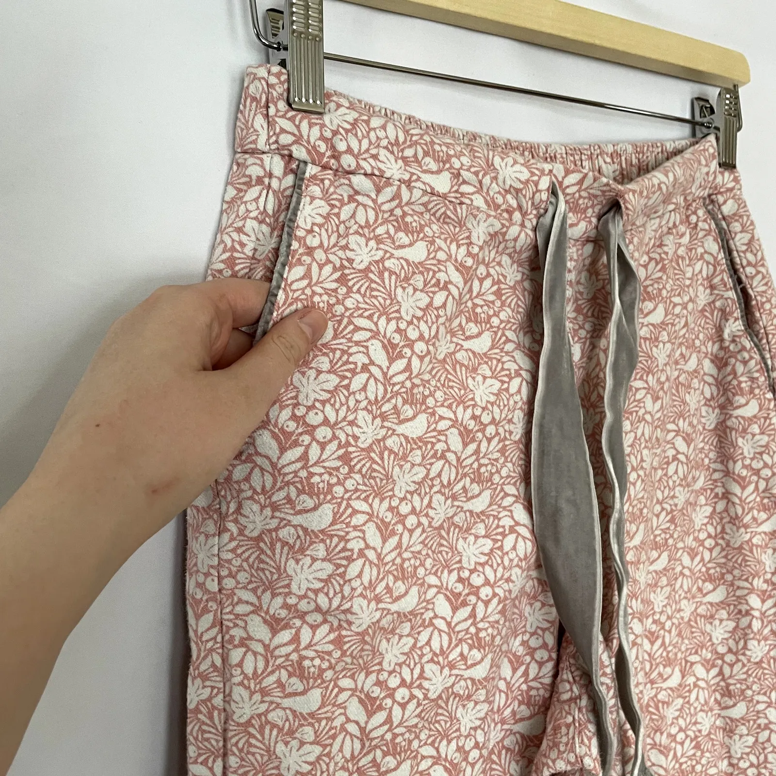 Boden pink white birds leaves gray velvet drawstring women's 4 pajama pants - Image 2