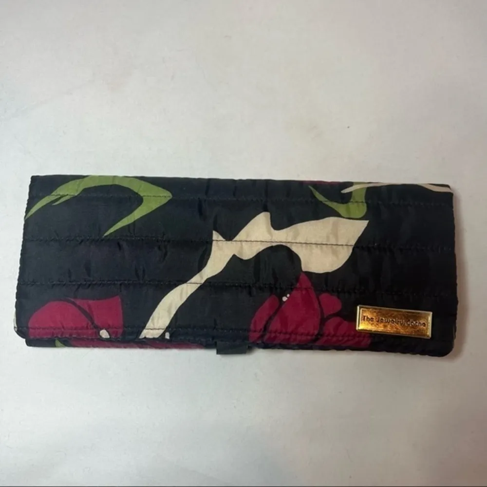 The Jewelry Cache Jewelry Holder Floral Pattern Black - Image 3