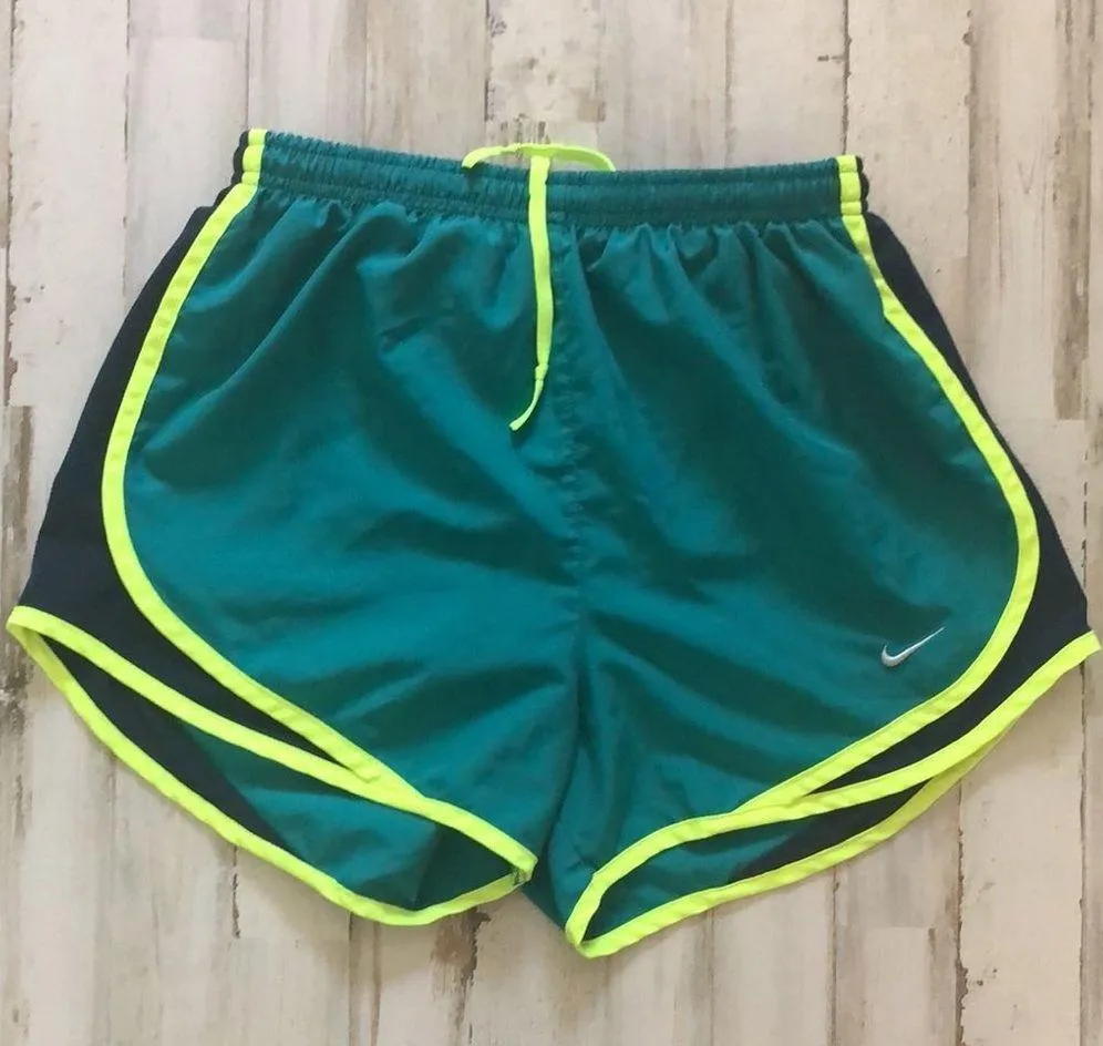 Ladies  shorts size Small & Nike flex experience tennis shoes size 8 - Image 7