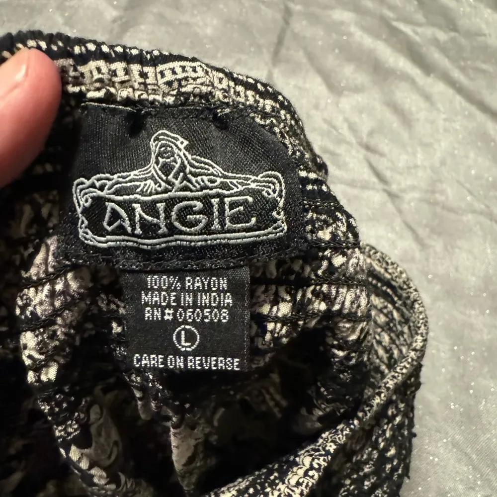 Angie High Waist Black and Cream Patterned Shorts - Image 3