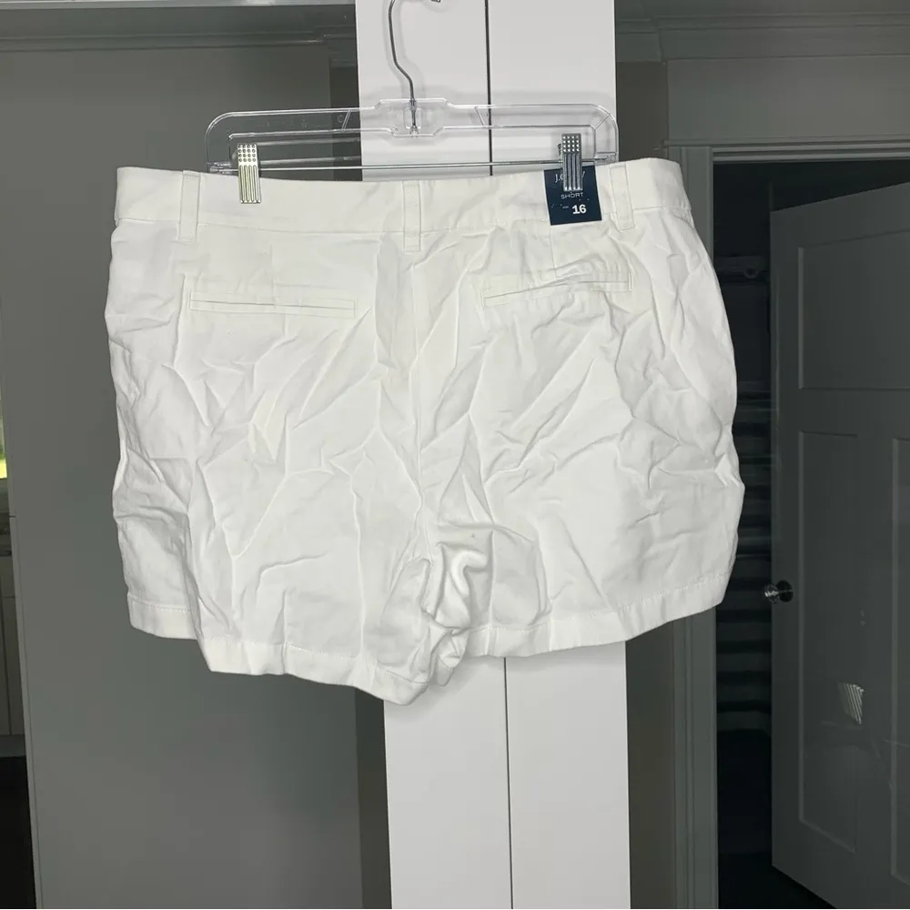 NWT J. Crew 5" Classic Chino Short White - Image 3