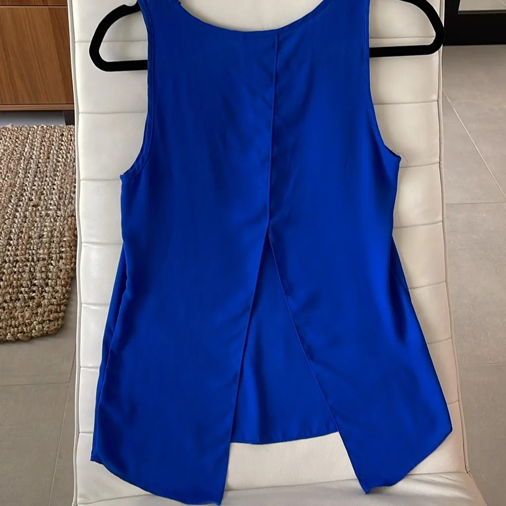 EXPRESS WOMEN SIZE XS Royal blue SLEEVELESS TANK WITH SLIT ON BACK - Image 3