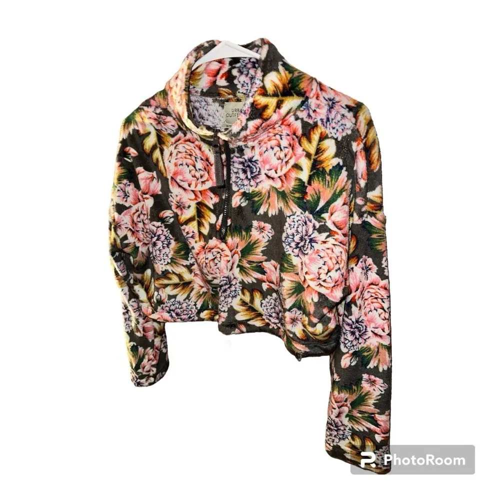 Urban Outfitters UO Angela Fleece Half Zip Cropped Floral Pullover Sweatshirt - Image 6
