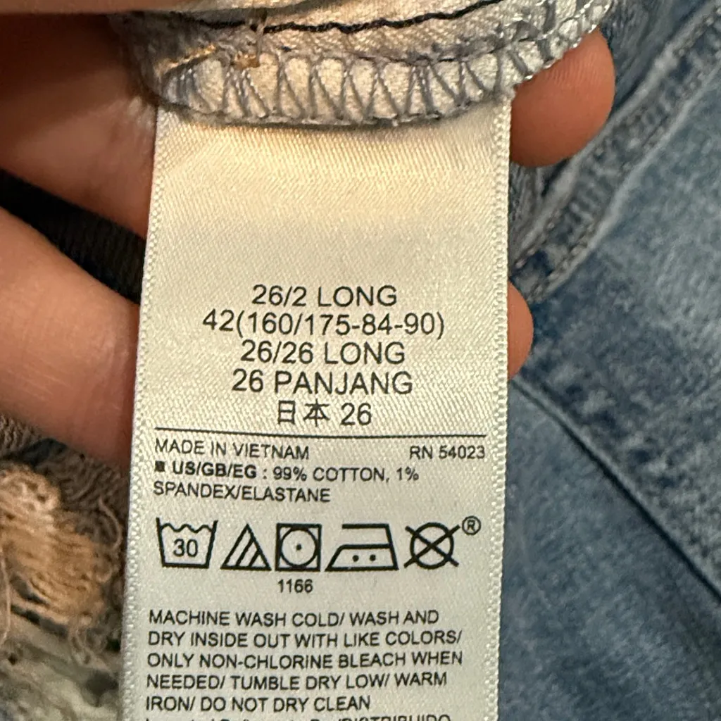 GAP Medium Wash Distressed Mid Rise Girlfriend Raw Hem Jeans Size 26 - Image 3