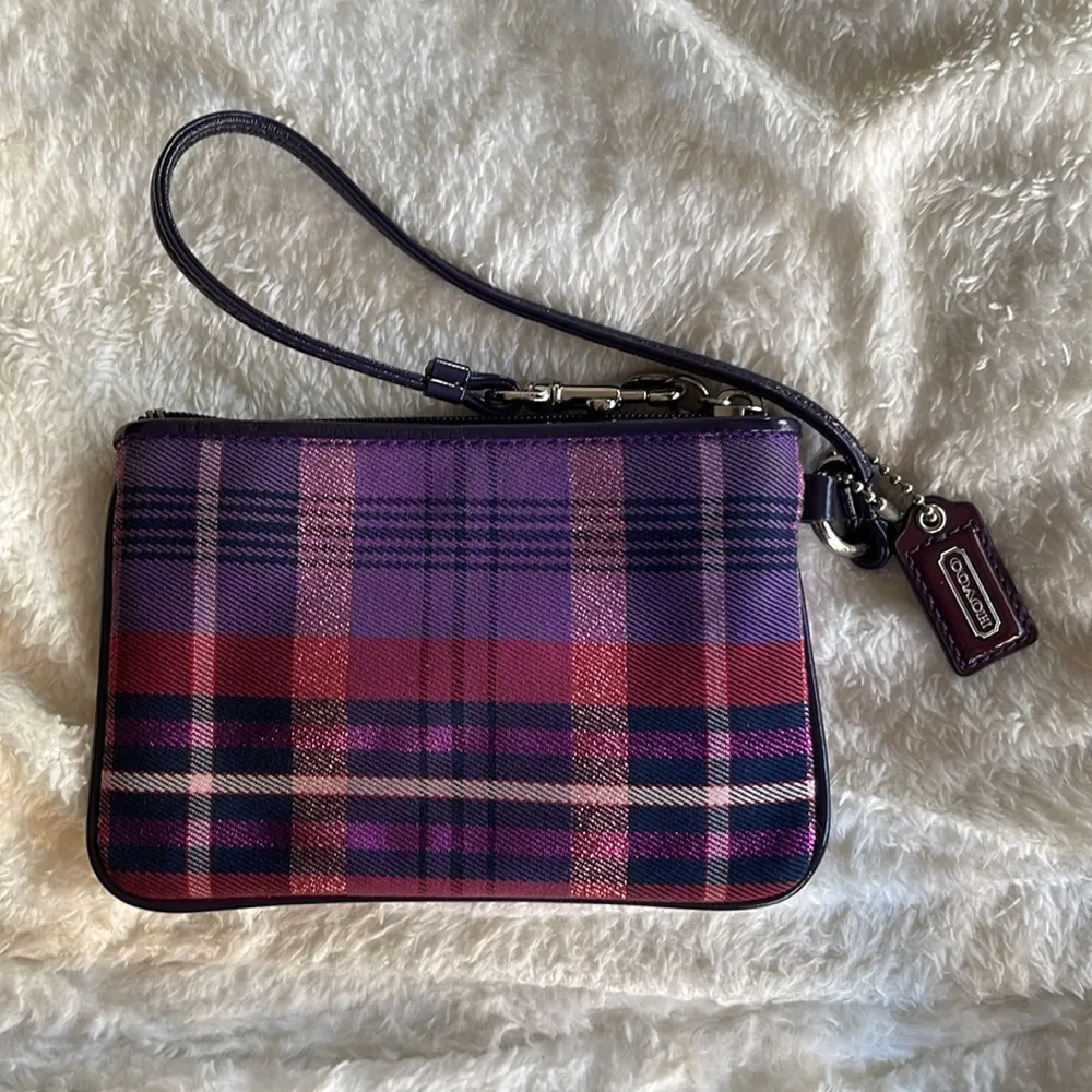 Coach Plaid Wristlet poppy shimmering. Stripes - Image 3