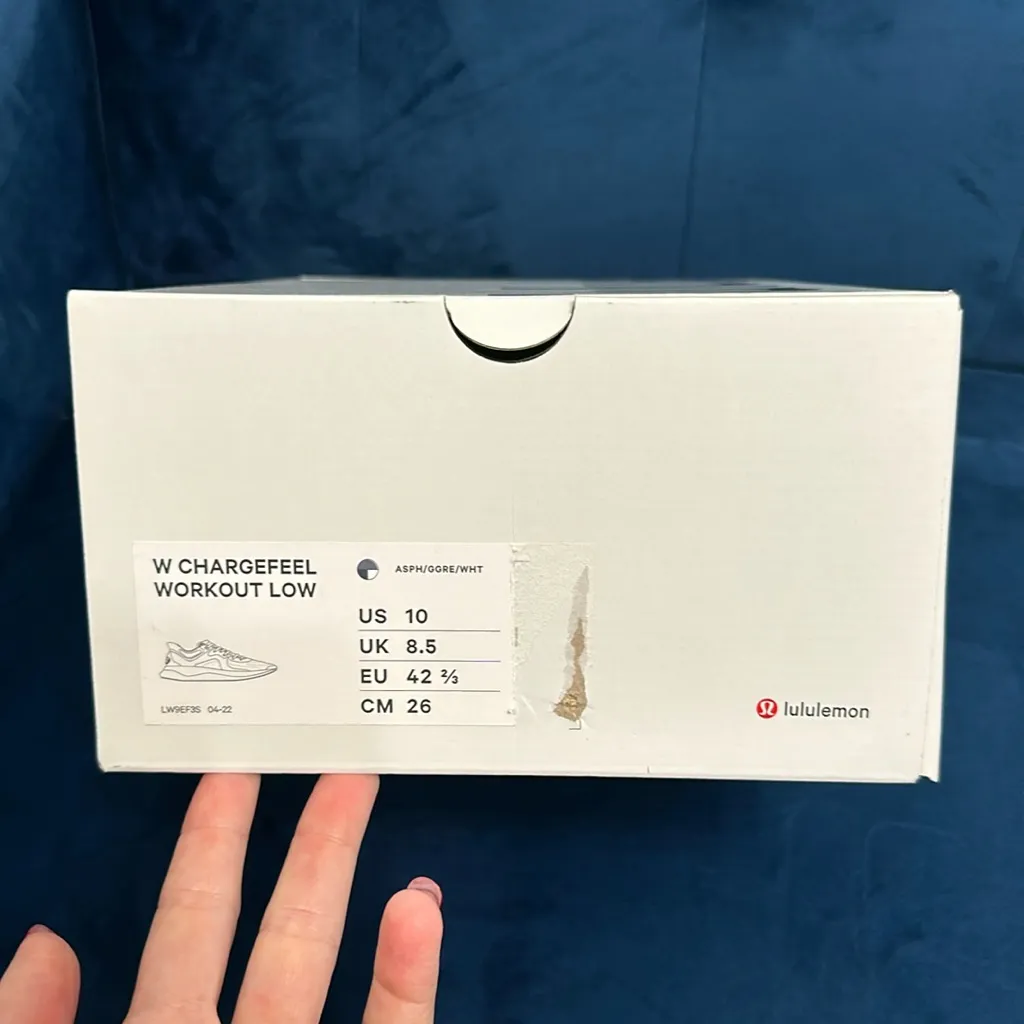 Lululemon charge field shoe - size 10 - Image 2