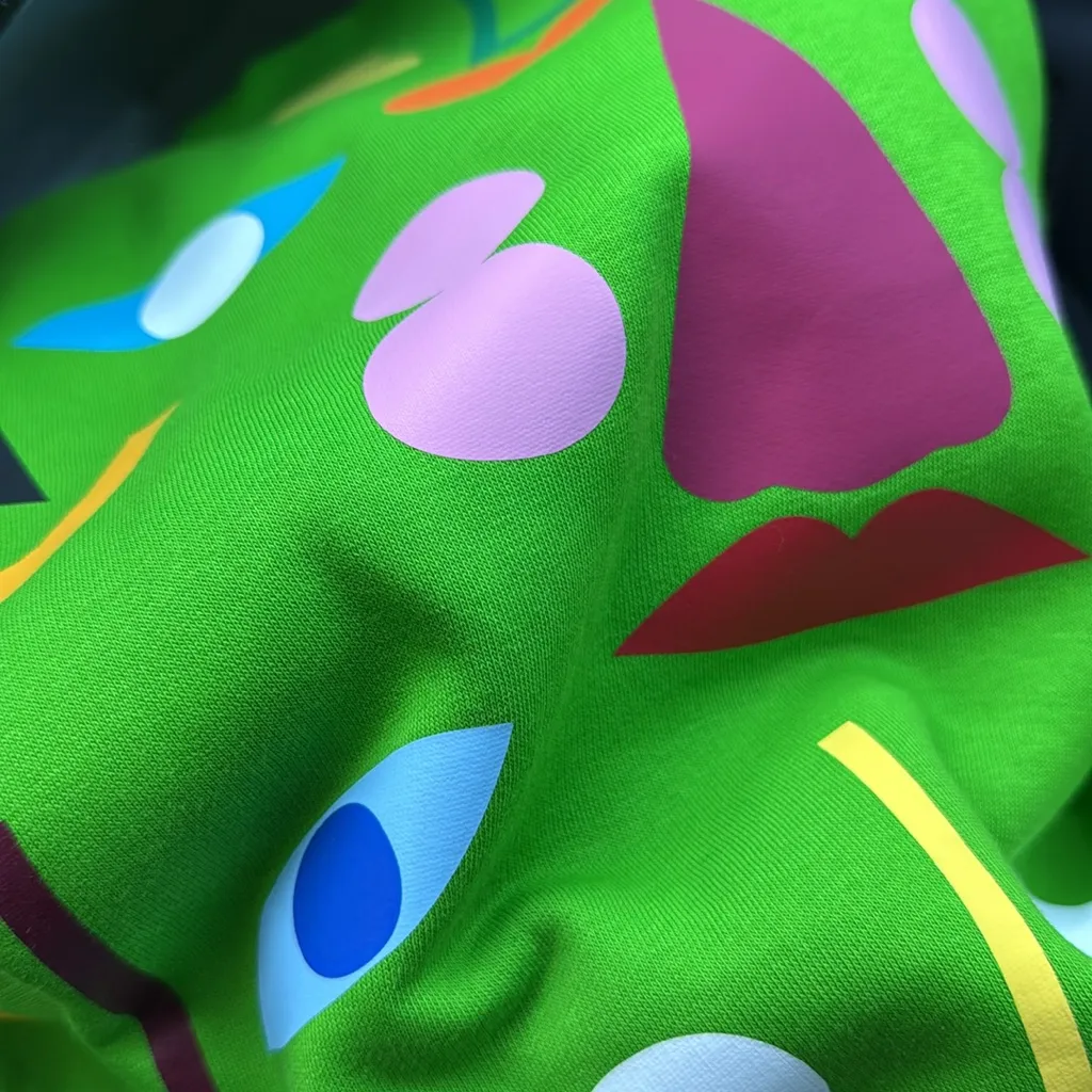 NWOT RCR KHOMENKO Colorful Graphic crewneck sweatshirt size L Ukraine concept Green Size L - Image 4