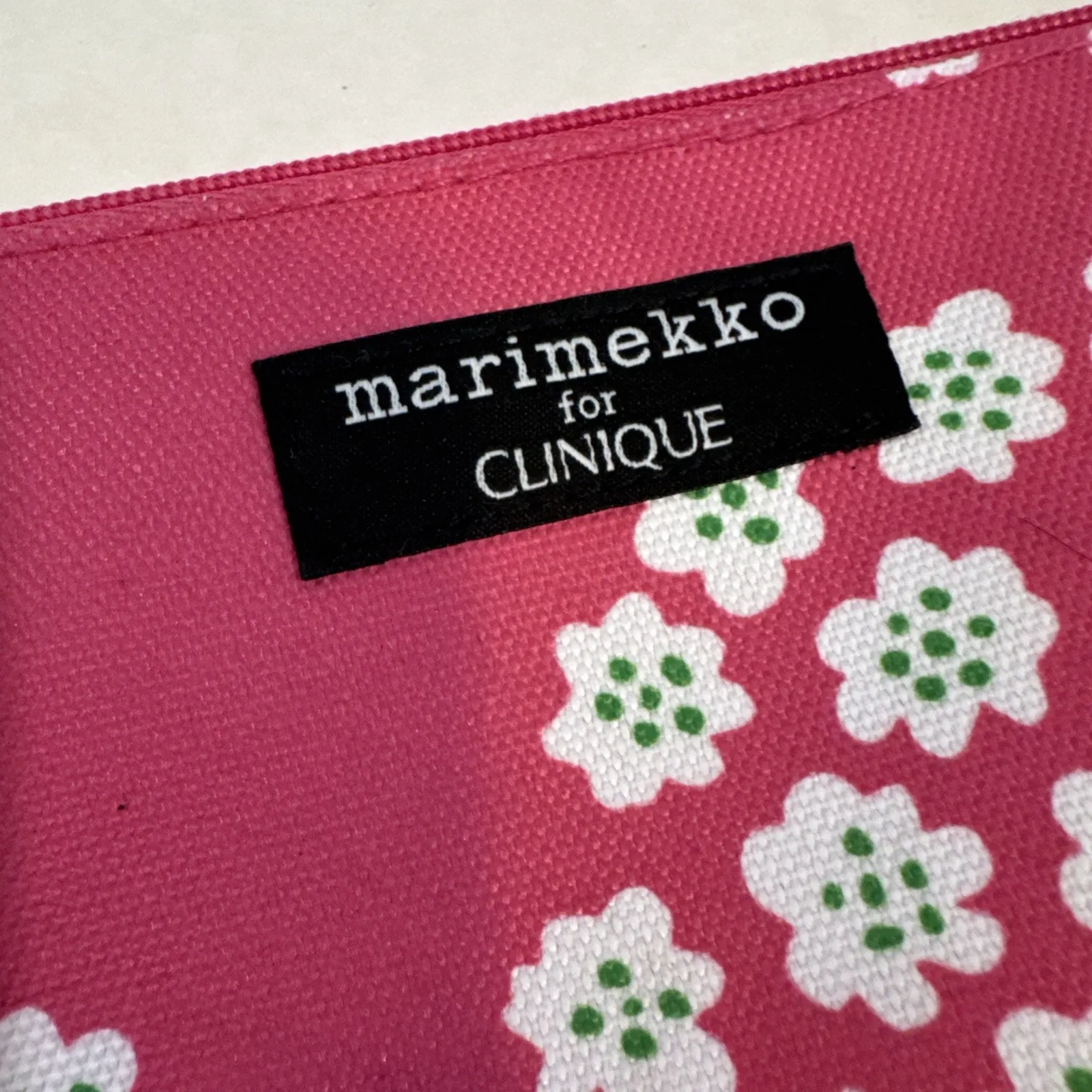 New MARIMEKKO CLINIQUE Pink Blossoms LARGE Cosmetic Case Floral Travel Bag - Image 2