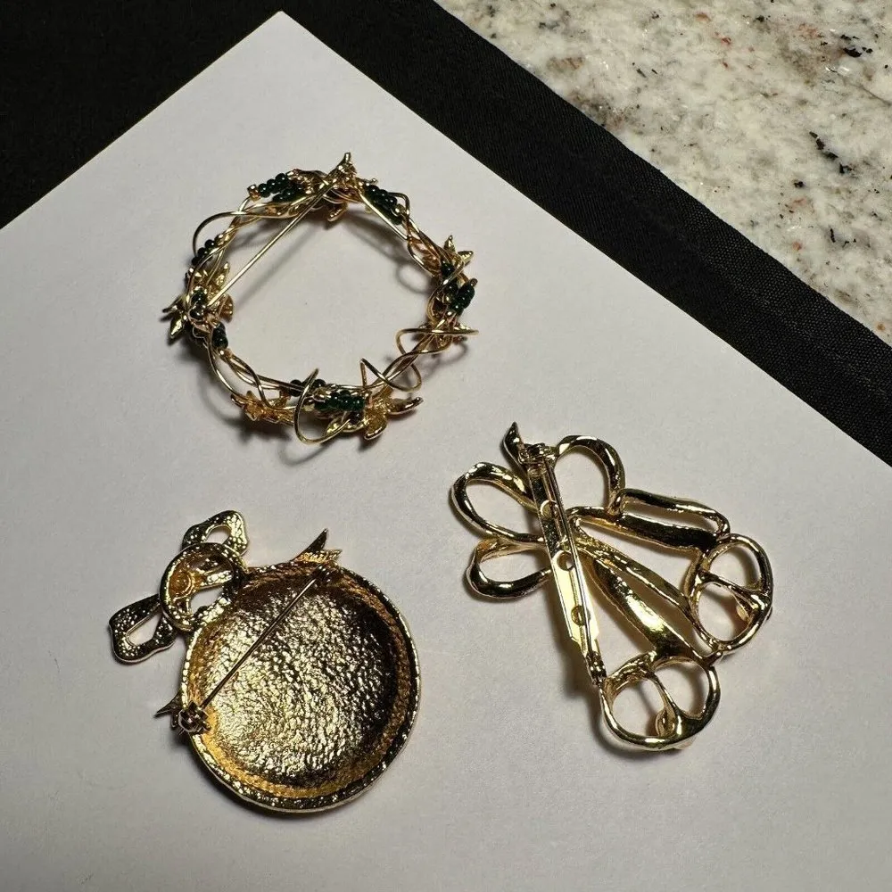 Holiday Brooch Pins Gold Tone Lot Of 3 Christmas Ornament Wreath & Bells - Image 9