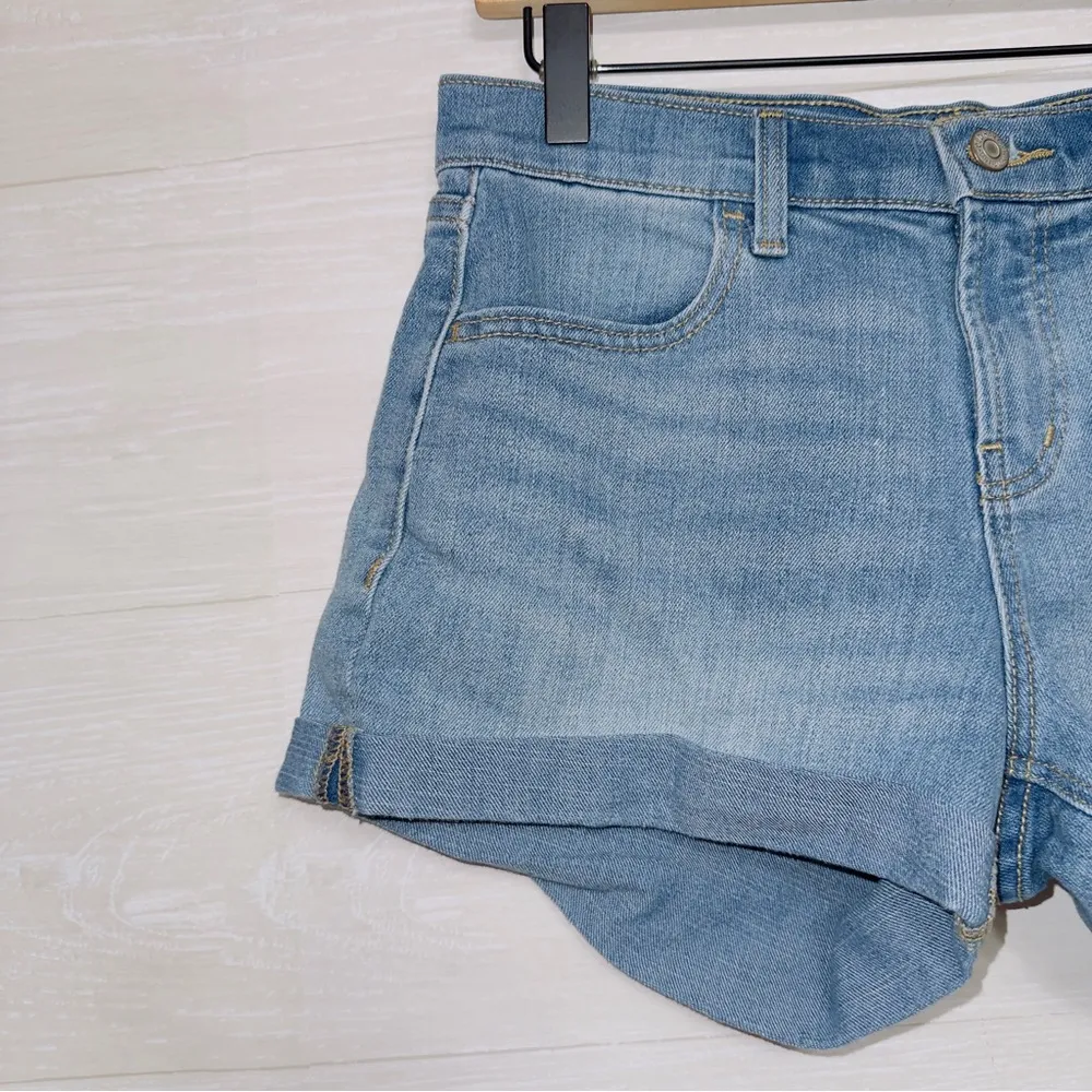 Old Navy Women's Mid Rise Blue Fitted Jean Shorts rolled Cuff size 2 - Image 3