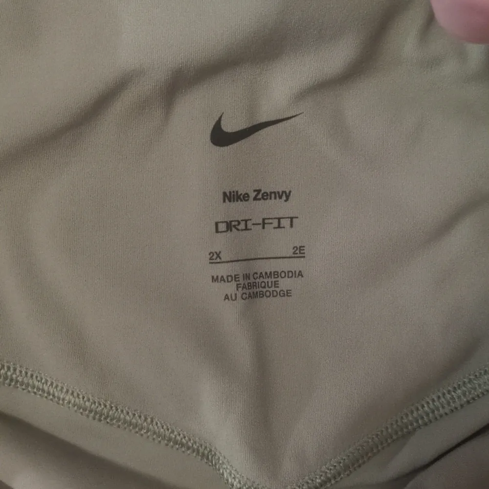 Nike green zenvy cropped leggings size 2X - Image 3