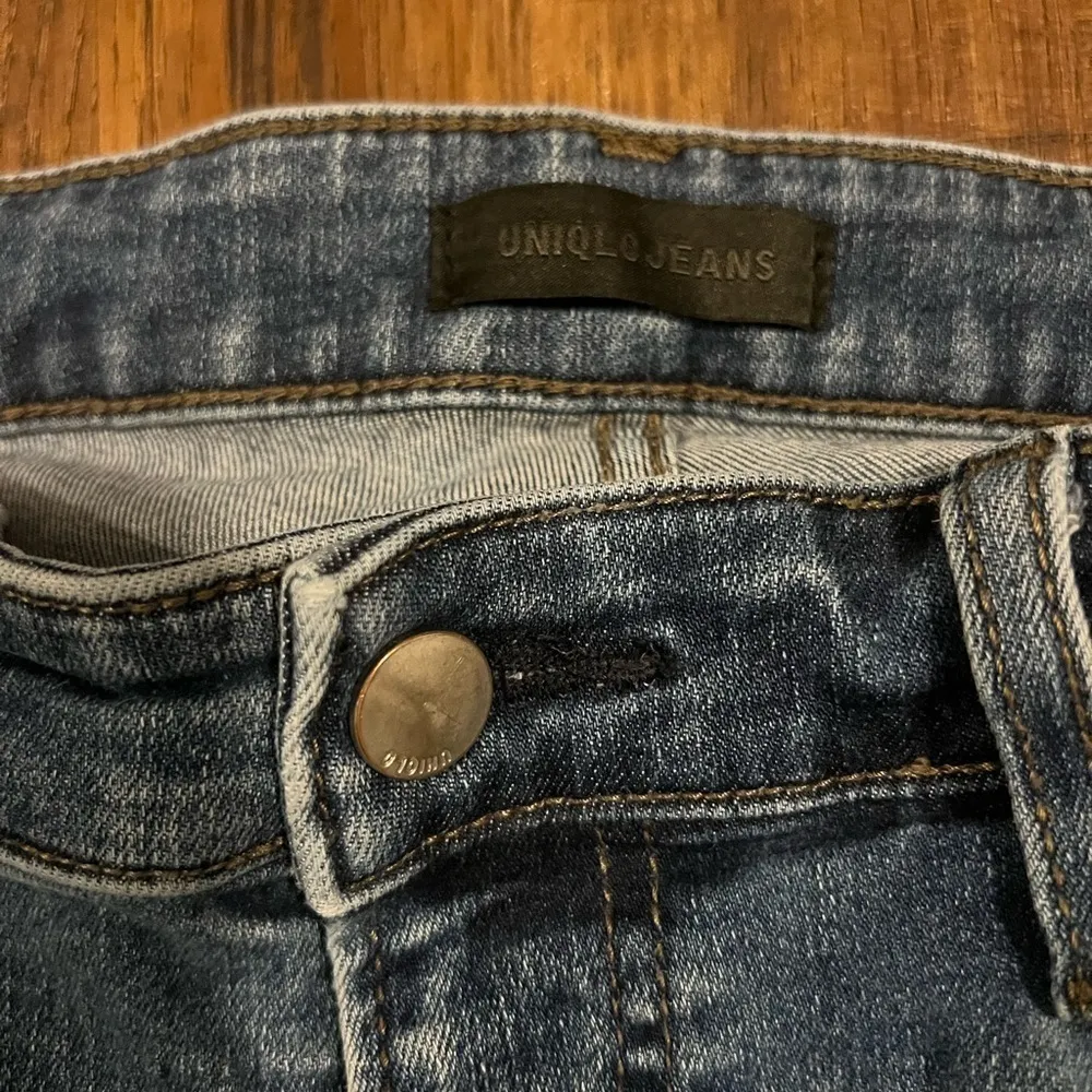 Uniqlo Light Blue Skinny Tapered Low Rise Ultra Stretch Denim Jeans - Image 3