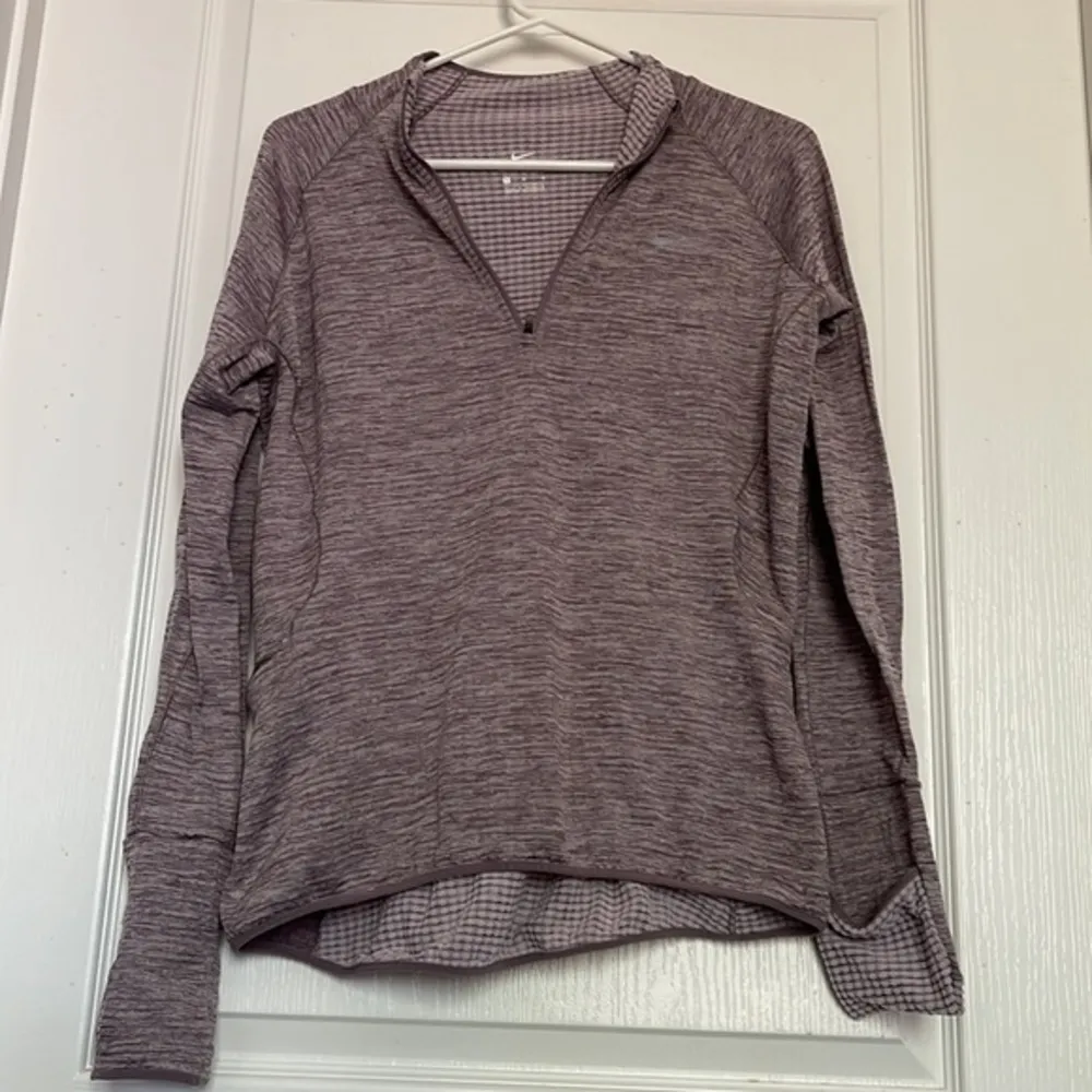 Women's DRI-FIT Nike Long Sleeve Top 1/4 Zip Pullover Size Medium EUC #6581 - Image 2