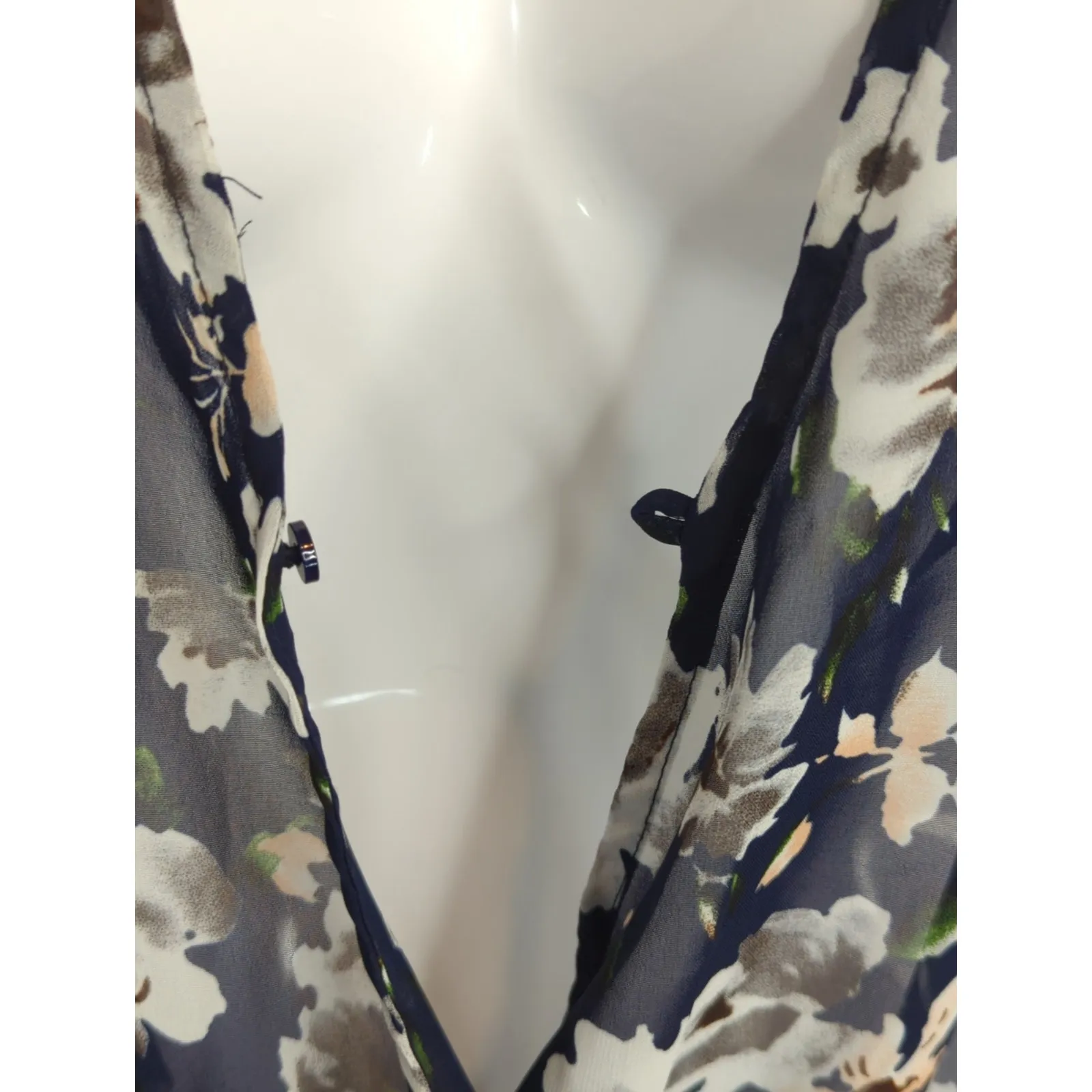 ASTR Navy Floral Sleeveless Romper‎ Womens M V-Neck Summer Weekend Playsuit - Image 5