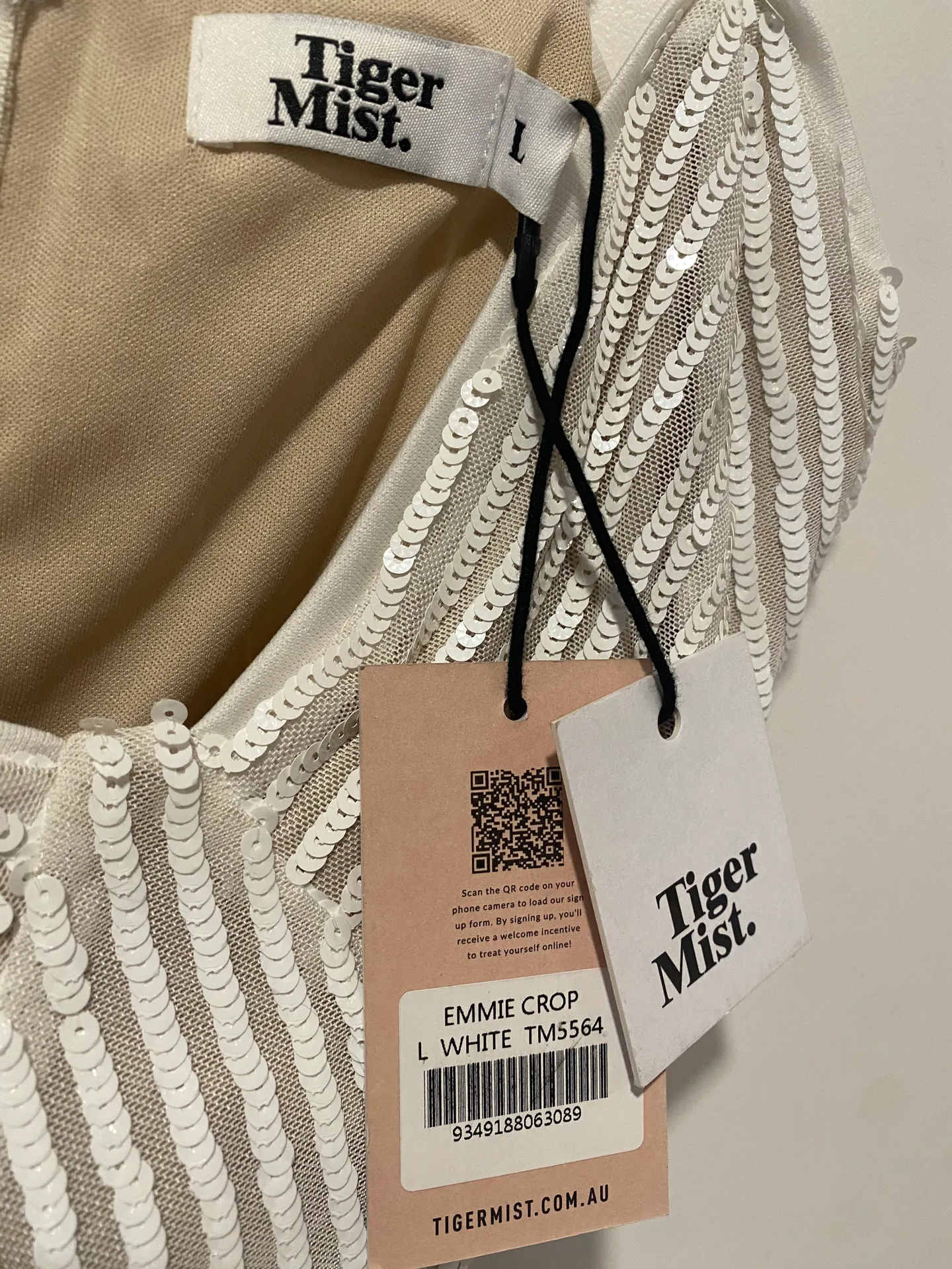 Tiger Mist NWT White Sequin Crop Tank Top - Image 3