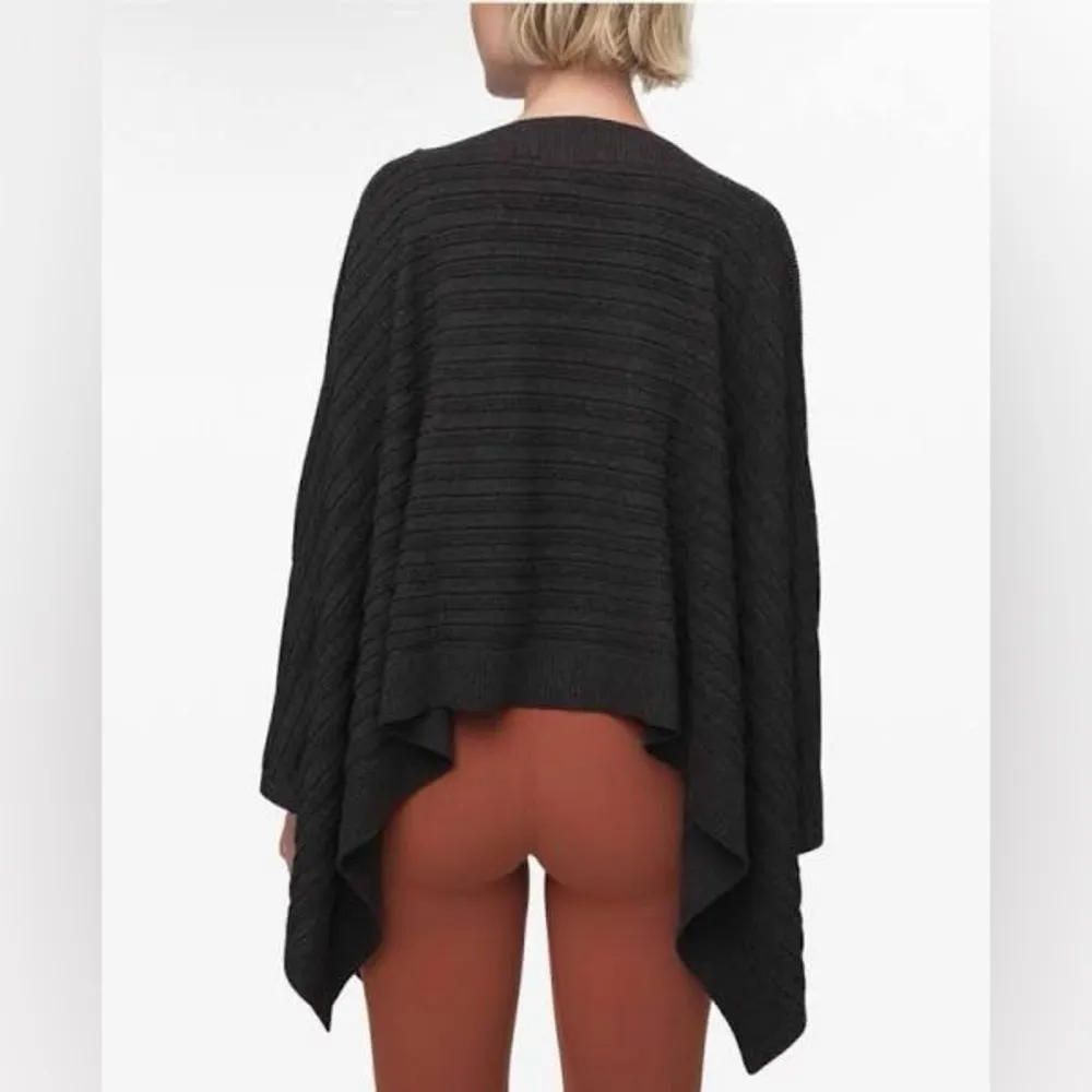 Lululemon Forward Flow Poncho - Image 5
