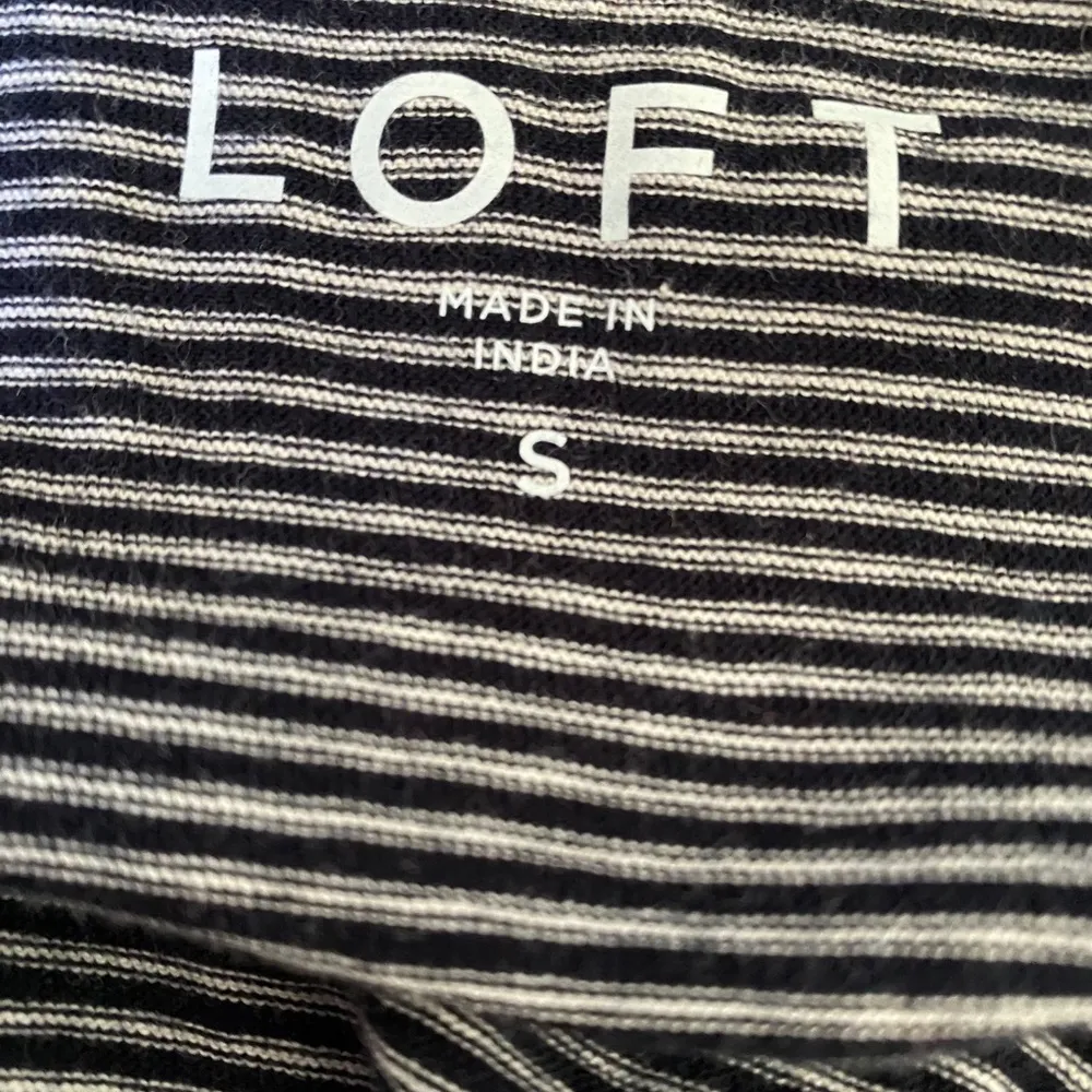 Loft Embroidered Peplum Top w/ Bell Sleeves Small - Image 5