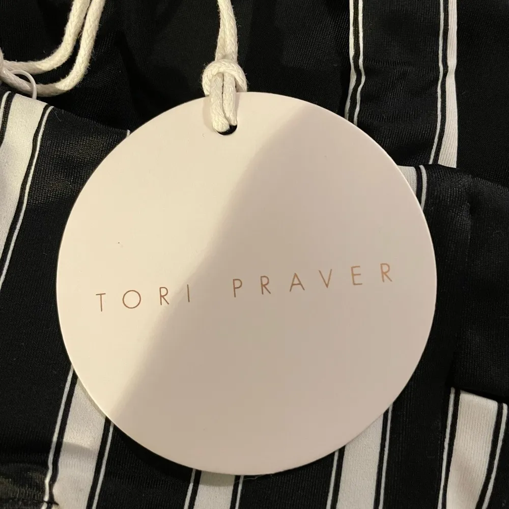 Tori Praver‎ Deja Striped Bikini Medium Swimsuit Top - Image 9