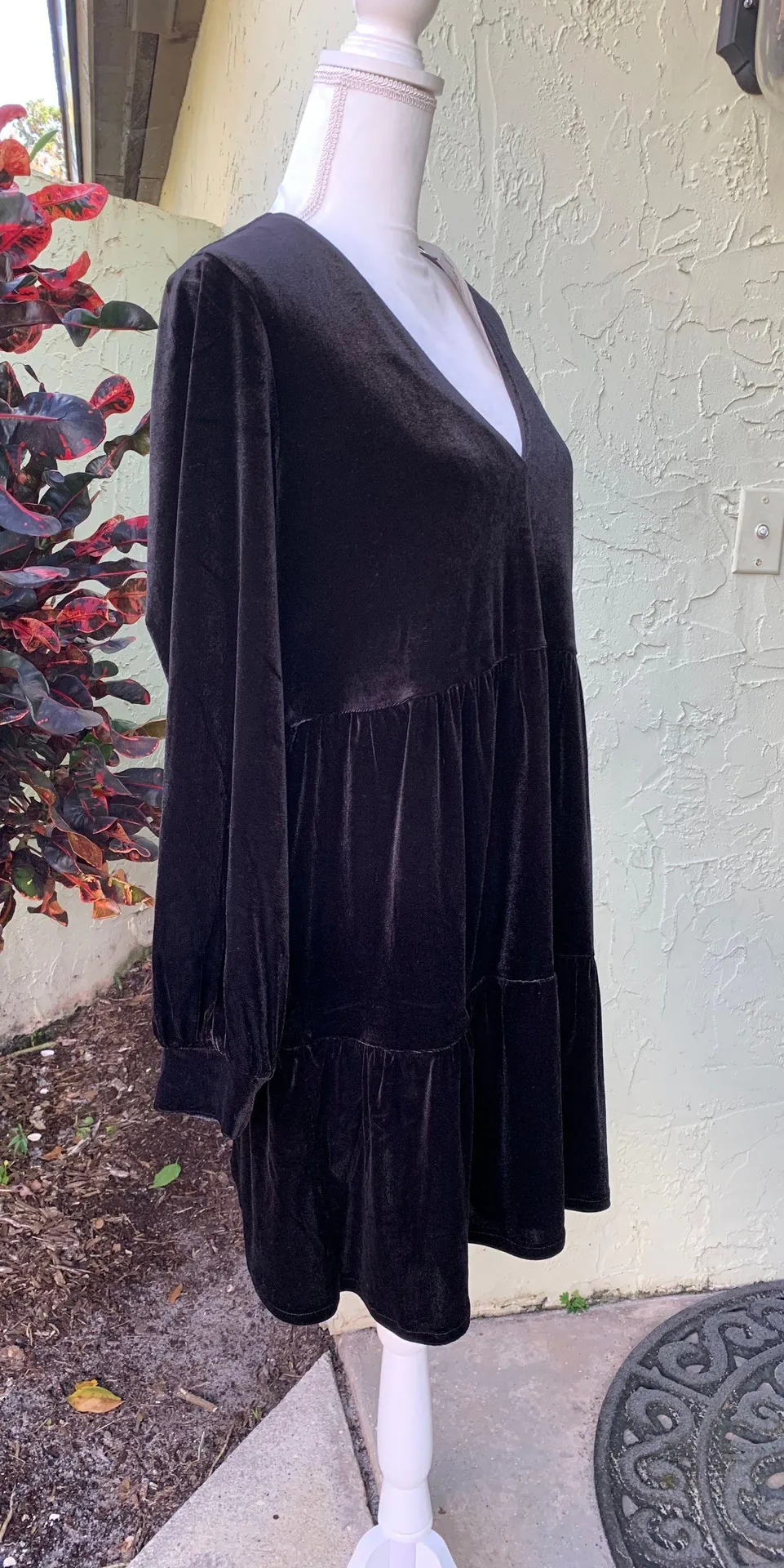 Velour Tiered V neck dress - Image 11