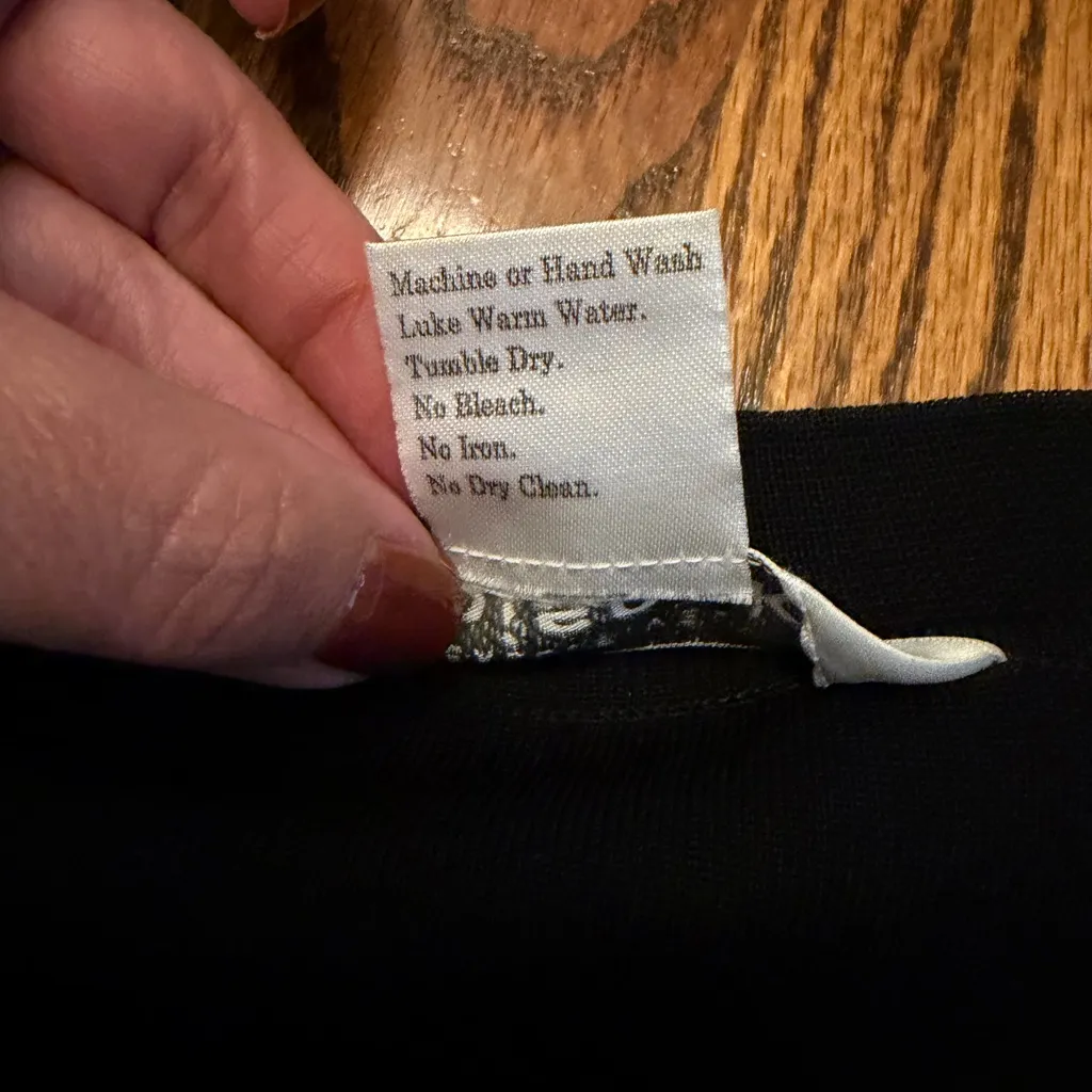 Exclusively Misook Black Open Front Cardigan
Size: Medium - Image 6