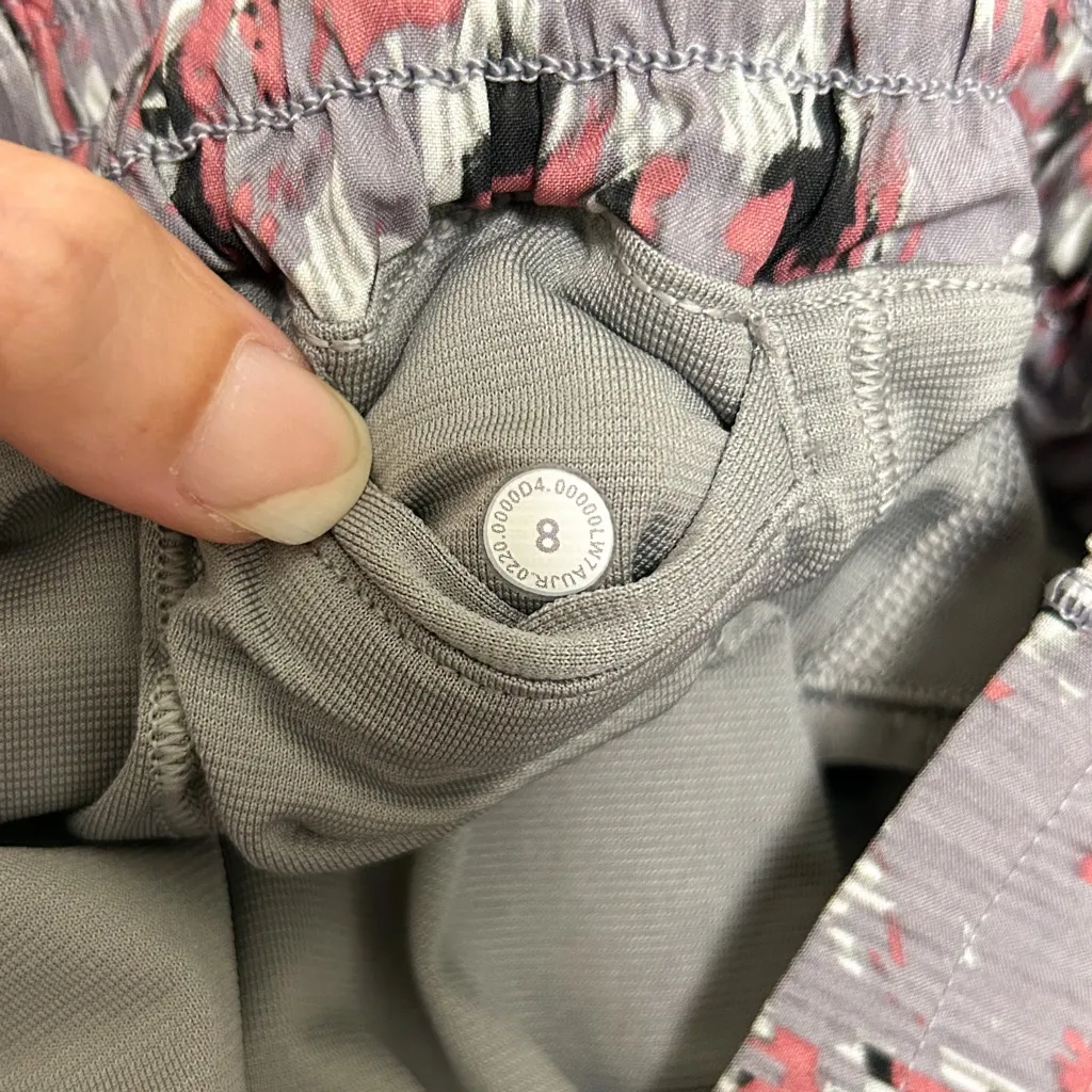Lululemon Hotty Hot Floral Flux Multi Raceway Gray Shorts 8 2 Inch Inseam - Image 9
