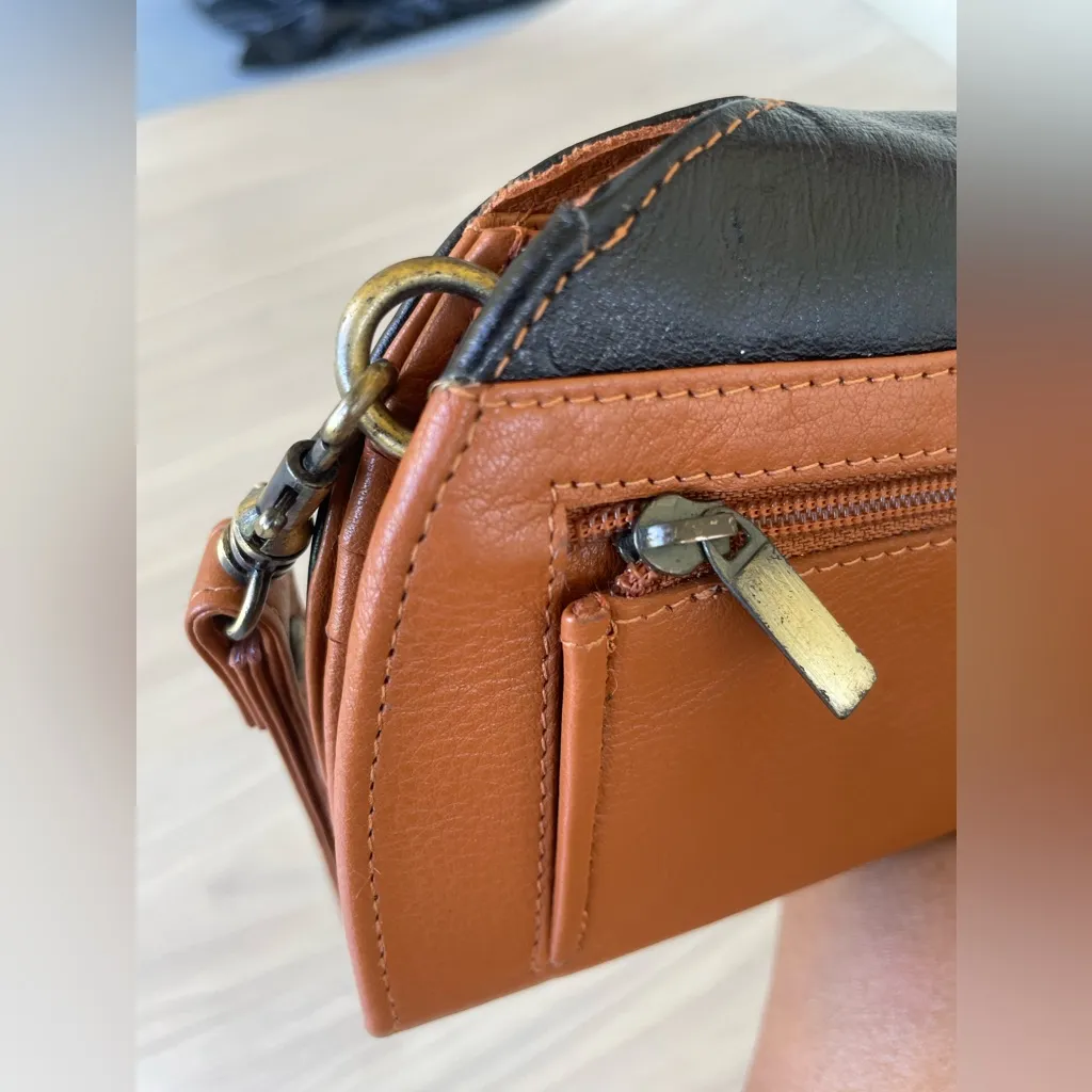 Rogue Black and Brown Leather Wristlet - Image 14