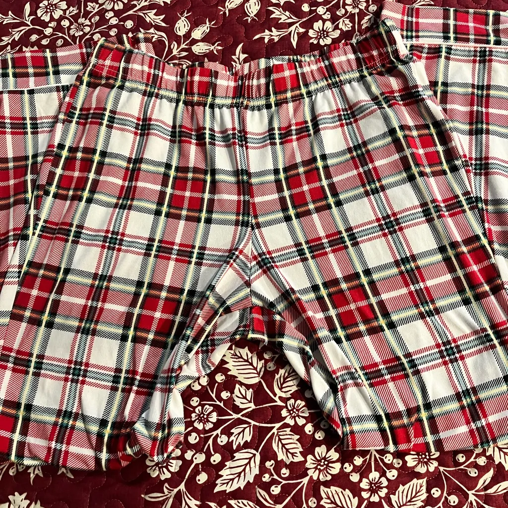 Rae Dunn Red and White Plaid Sleepwear - Image 2