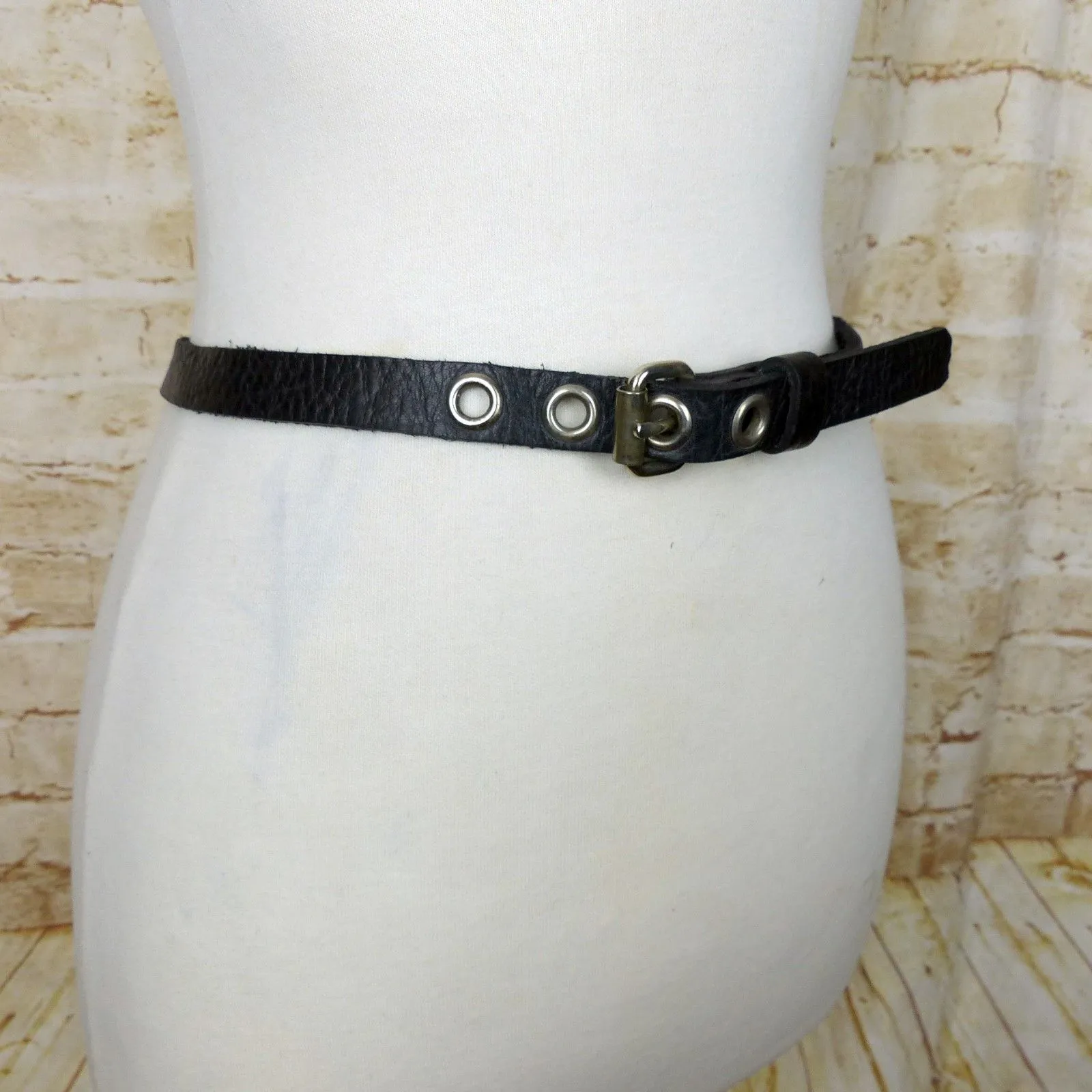 Black Pebbled Genuine Leather Grommet Belt Size 34 Narrow Punk Goth Y2K Rock Emo - Image 11