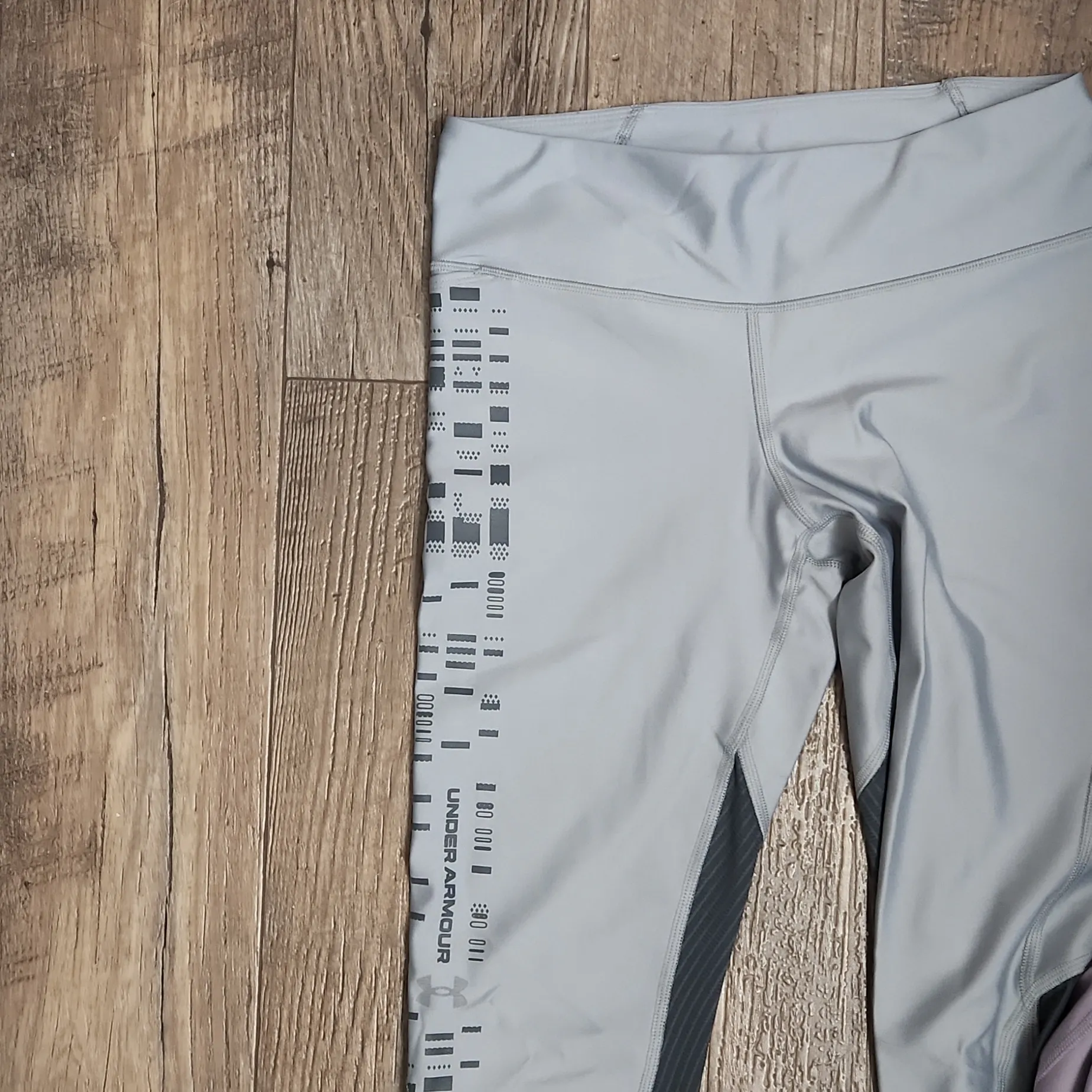 Two pair UA compression leggings - Image 5