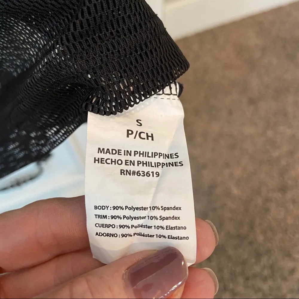 Bebe Sport Short Sleeve Mesh Top. Size Small. - Image 8